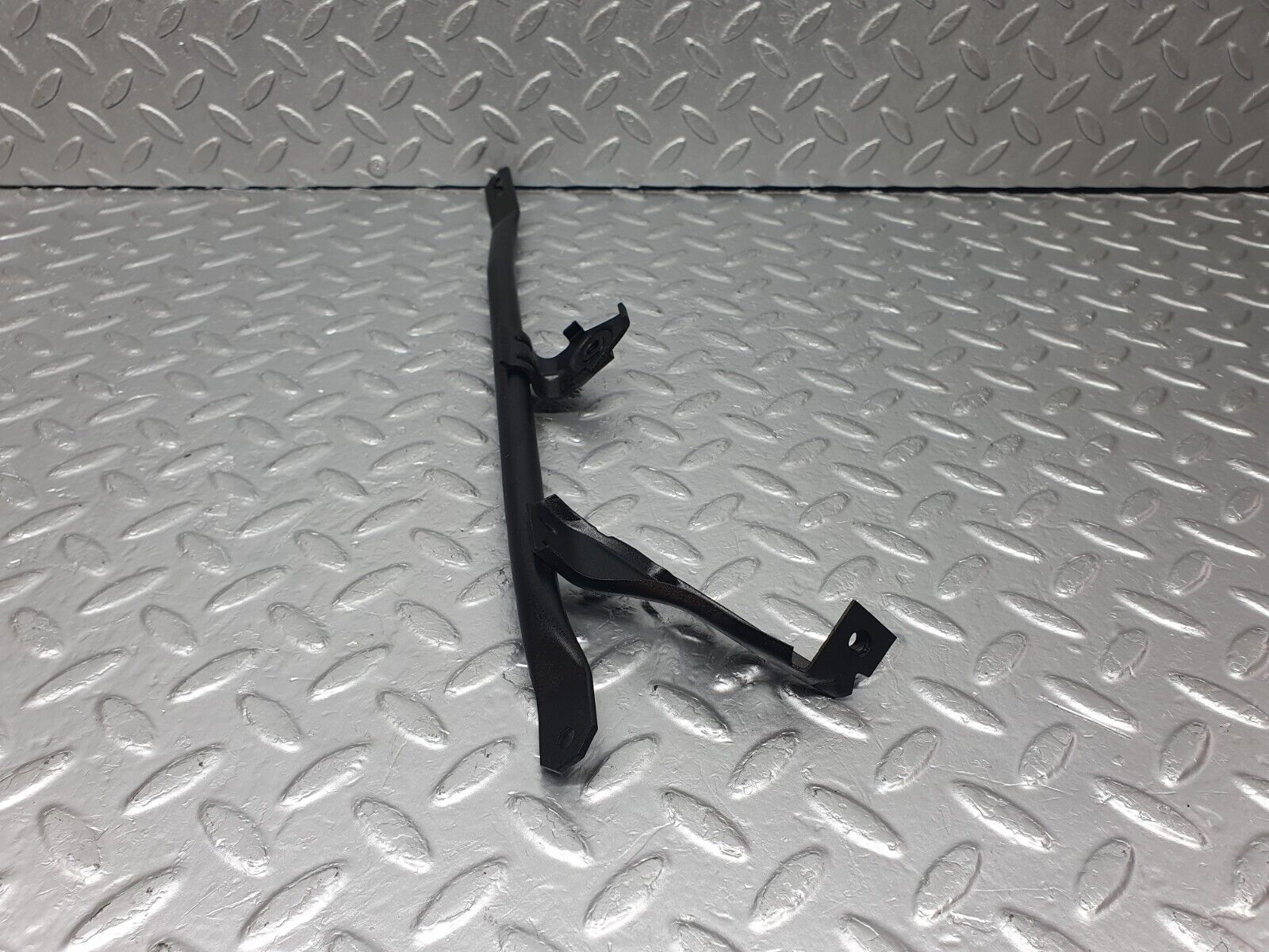 42814 Mercedes-Benz W201 190 2.0L Horn Bracket