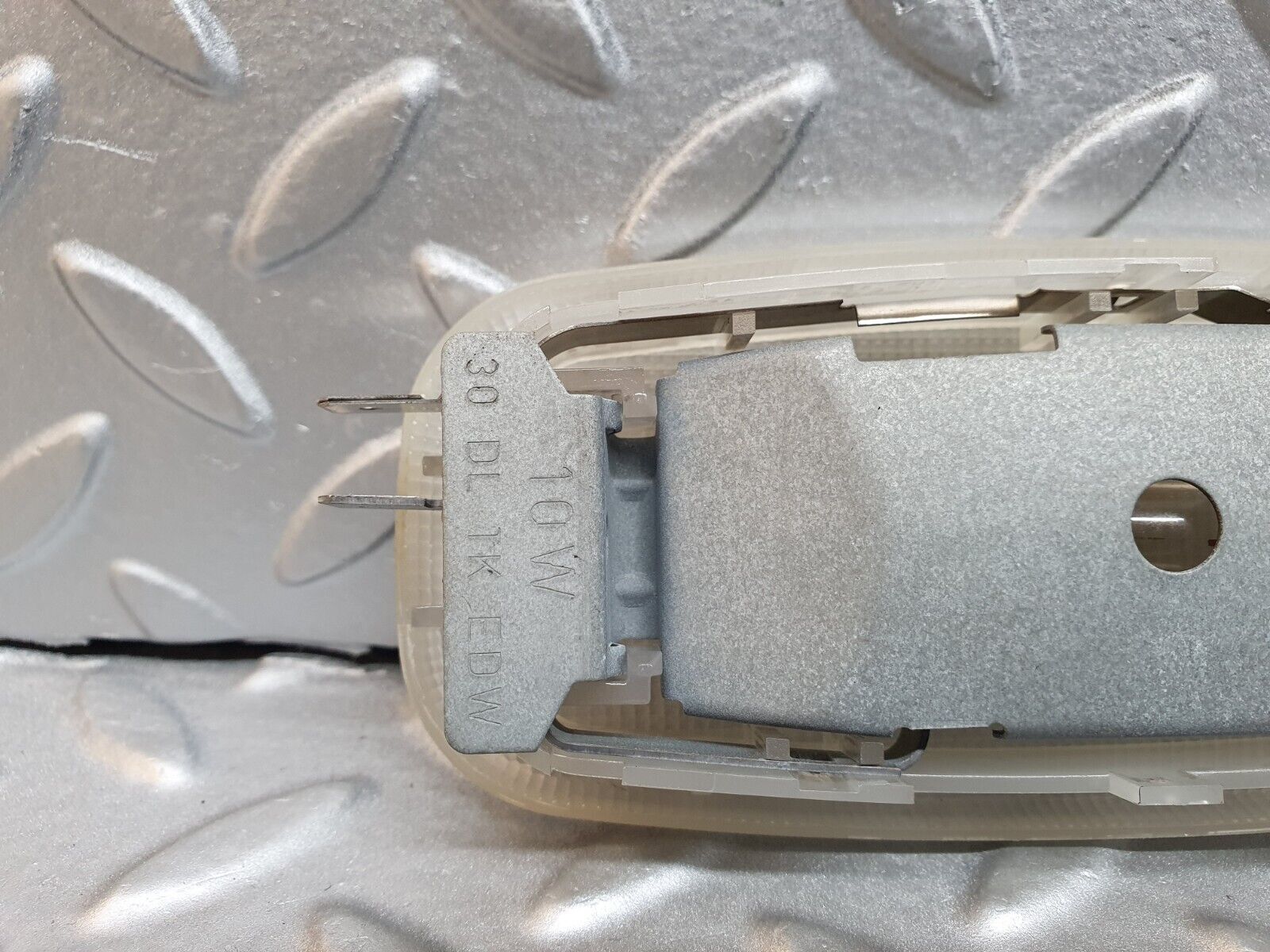 41983 Mercedes-Benz W202 C200 Interior Dome Light Hella 2028200101