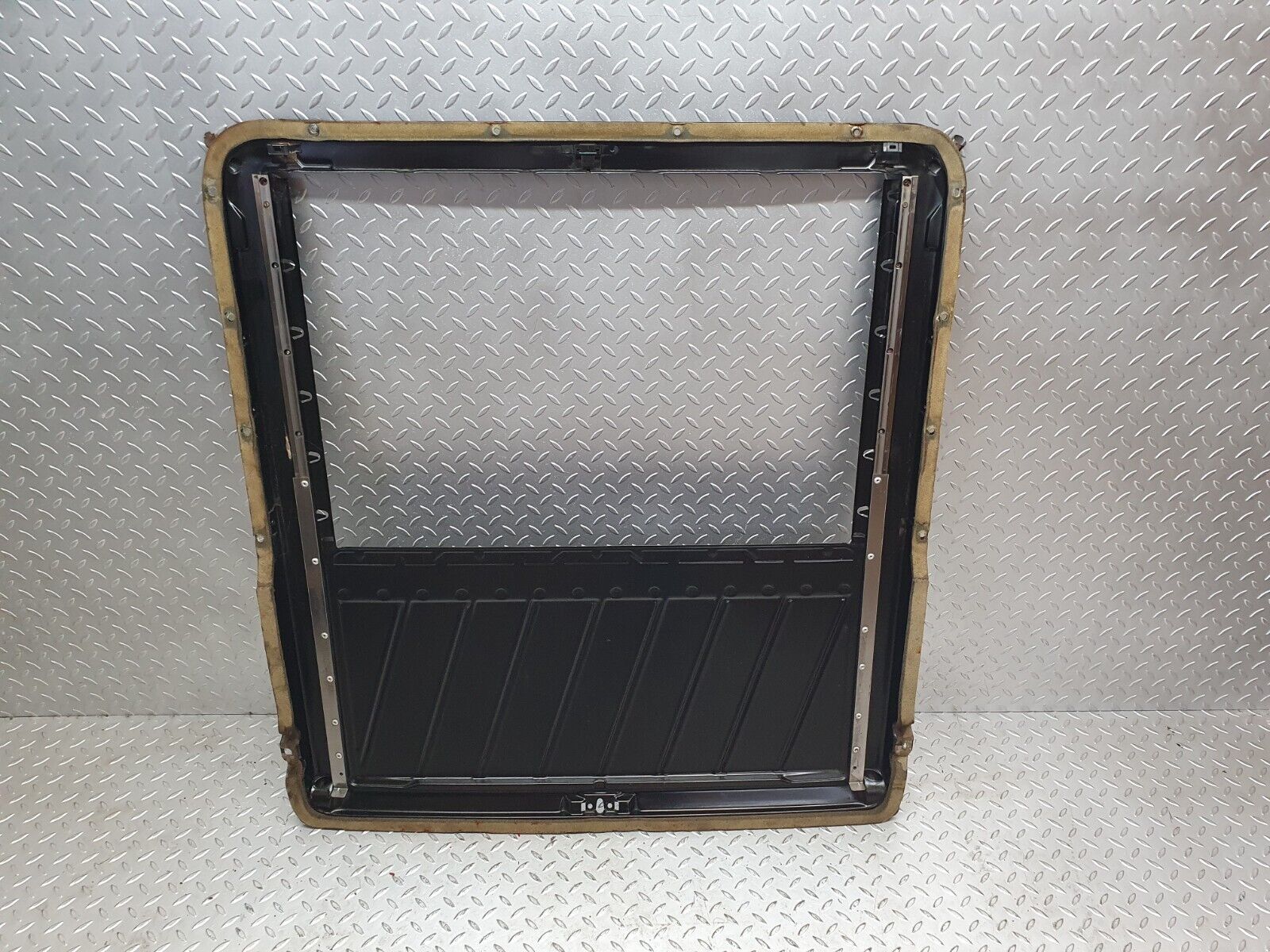 43818 Mercedes-Benz C126 380SEC Coupe Power Sunroof Frame