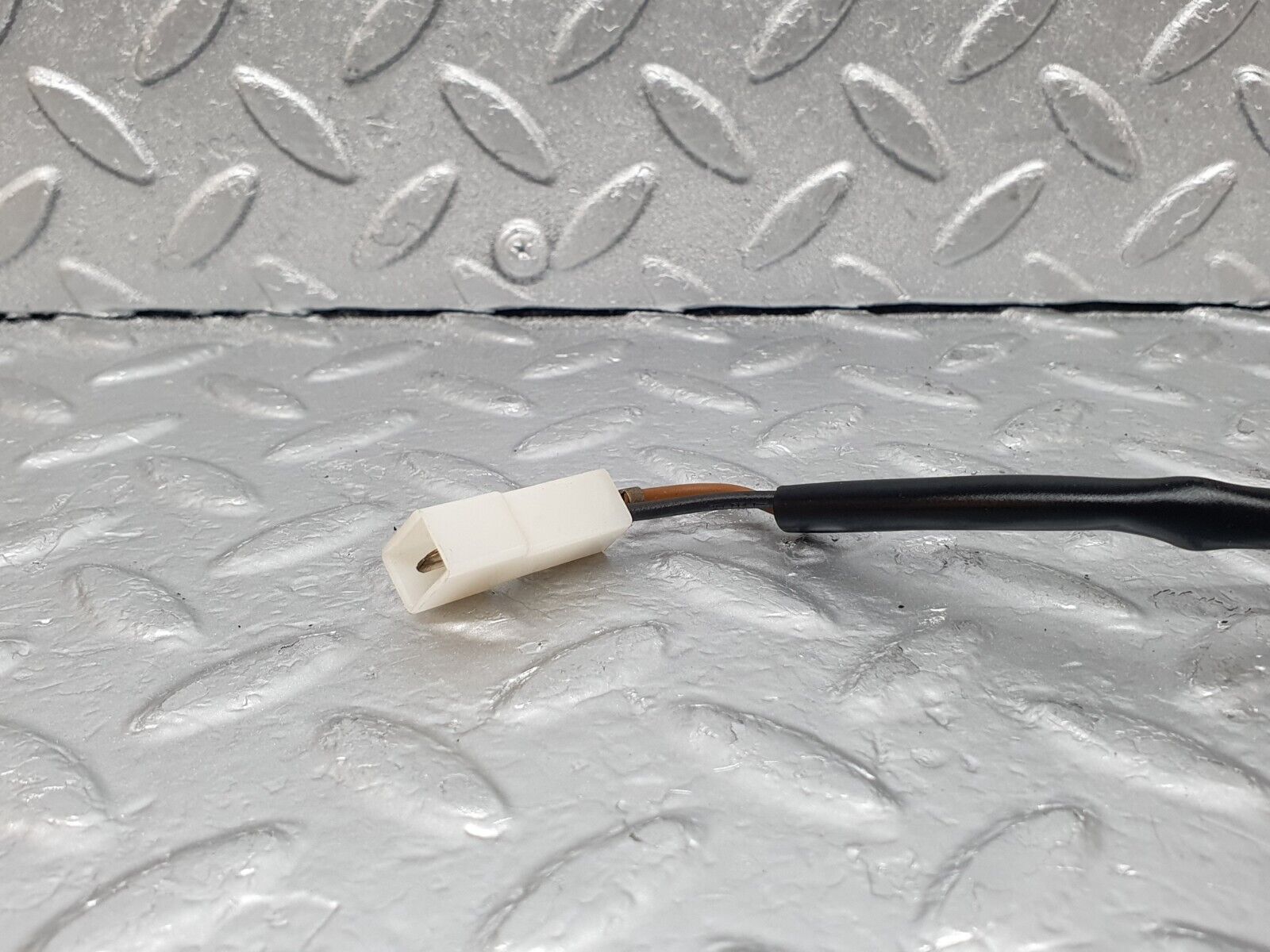 43570 Mercedes-Benz C126 380SEC Coupe Windscreen Washer Nozzle