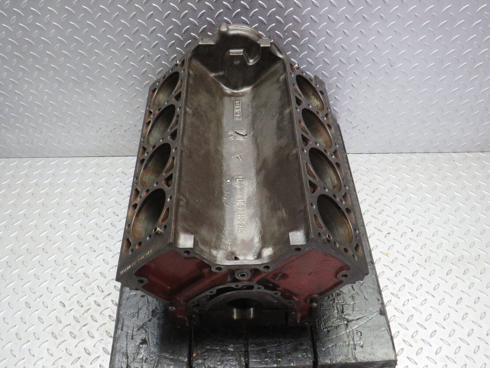 32967 Mercedes-Benz C107 R107 350 V8 Engine Block M116.982 1160110601