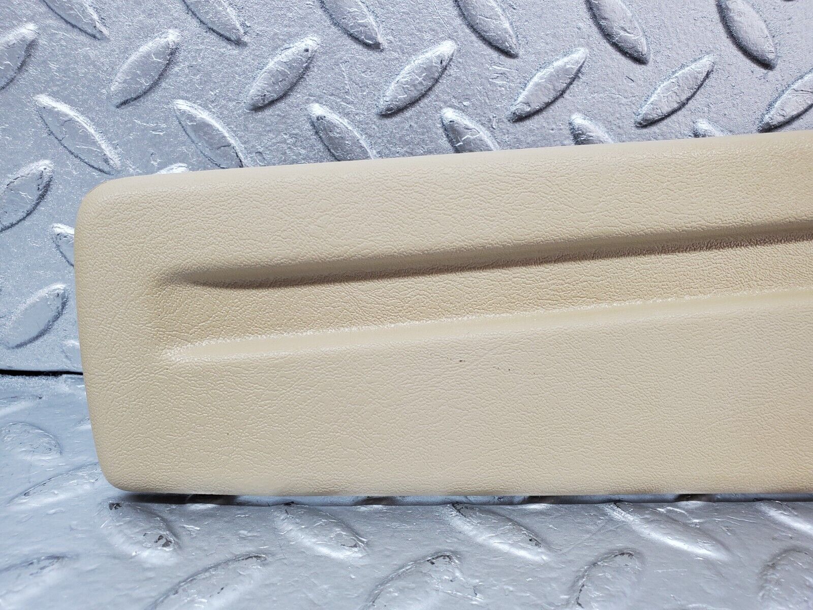 45607 Mercedes-Benz W126 420SE Seat Cover Trim Right Side 1269190820