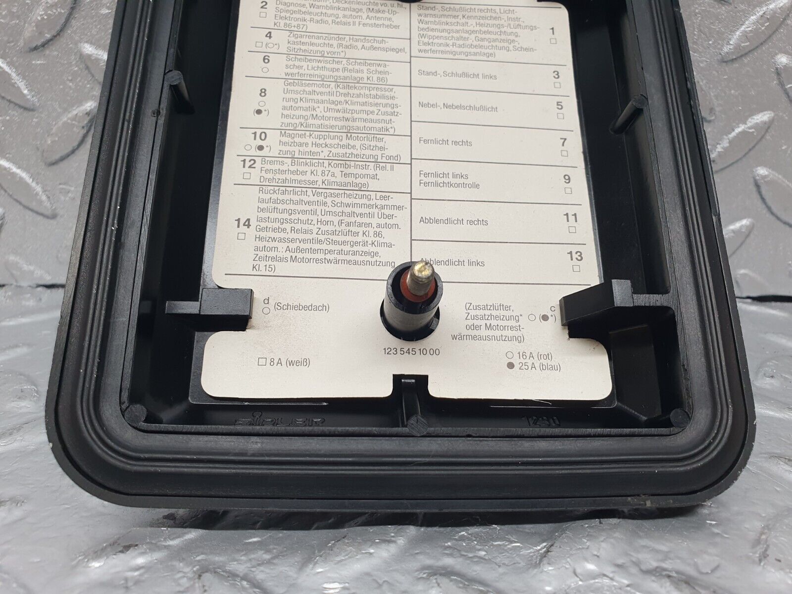 43908 Mercedes-Benz C123 230CE Coupe Fuse Box Cover Lid 1235400082 1235451000