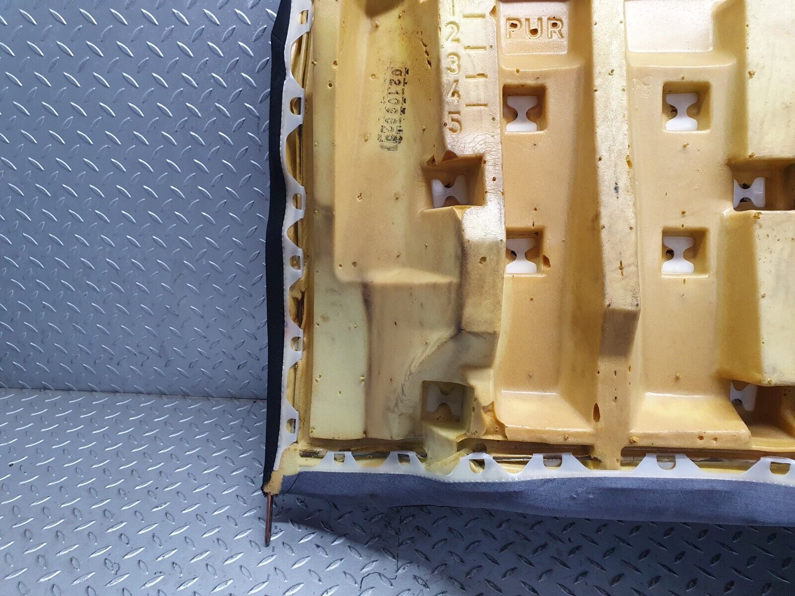 41990 Mercedes-Benz W202 C200 Rear Seat 2029200550 2029202916