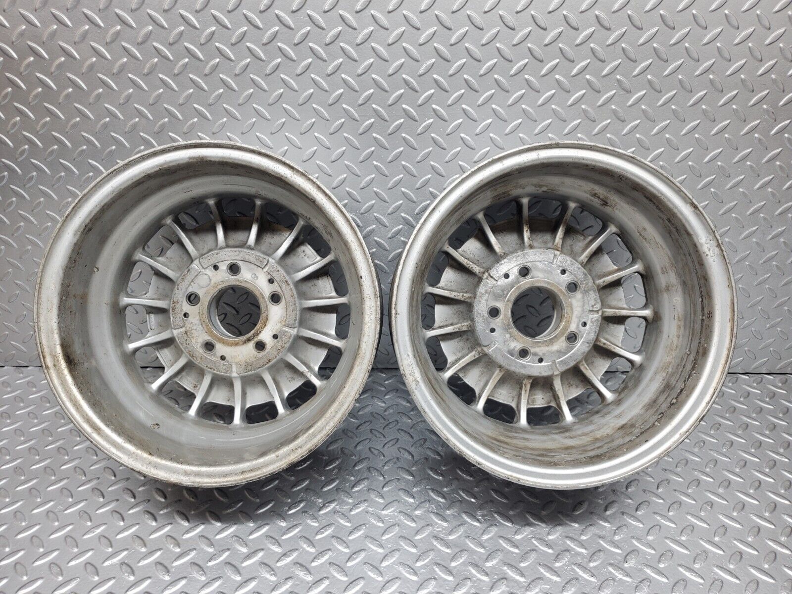 44556 Mercedes-Benz W123 Alloy Wheel Set Mexican Hat 6Jx14H2 ET30 1264001902