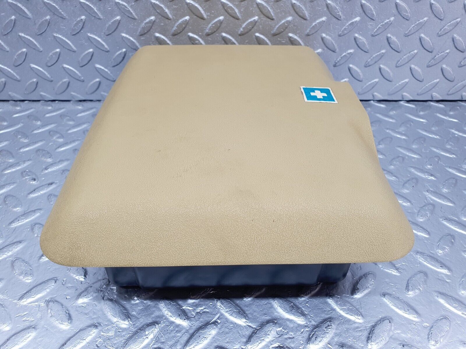 44140 Mercedes-Benz C123 230CE Coupe First Aid Box 1238650353