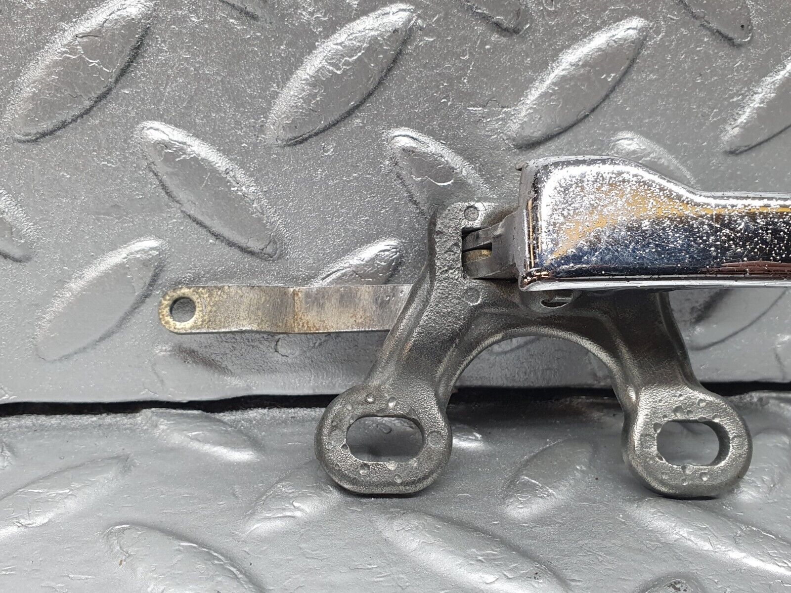 43110 Mercedes-Benz W108 280SE Front Left Interior Door Handle Chrome 1107660319