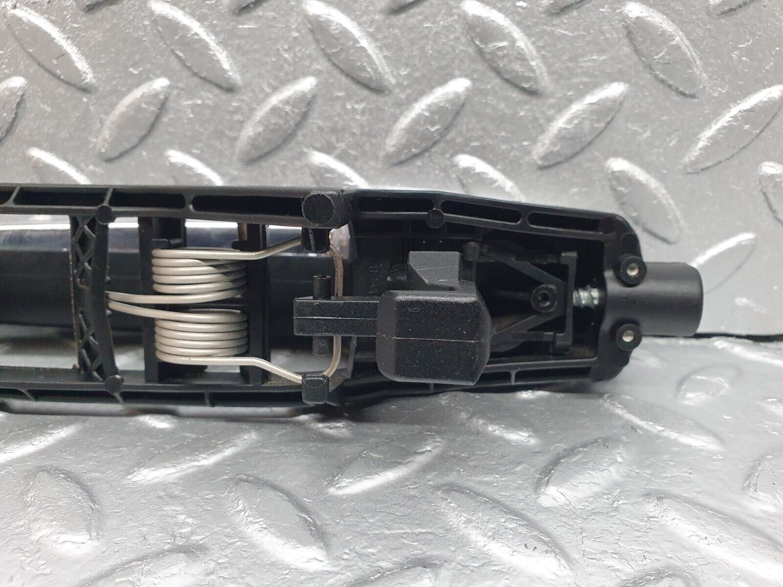 42038 Mercedes-Benz W202 C200 Rear Right Exterior Door Handle