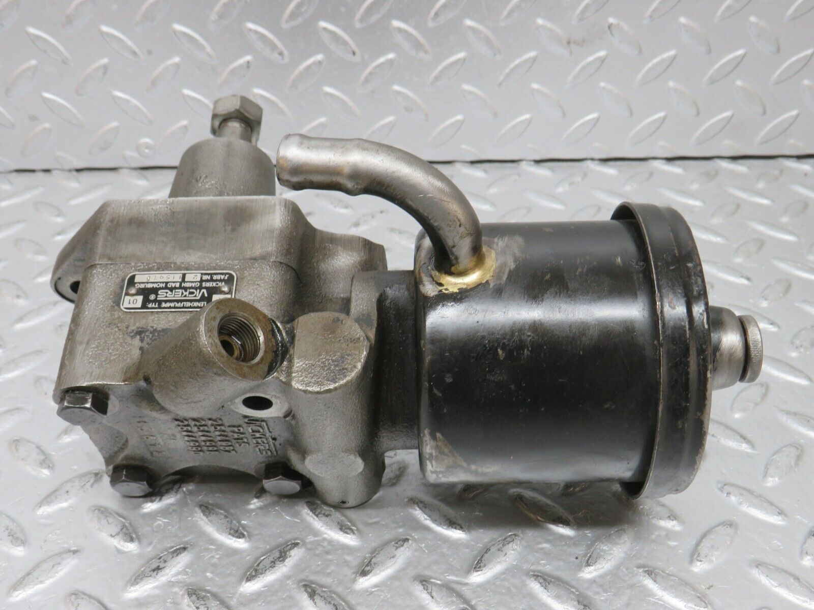 32848 Mercedes-Benz C107 R107 350 V8 Power Steering Pump 1164600183