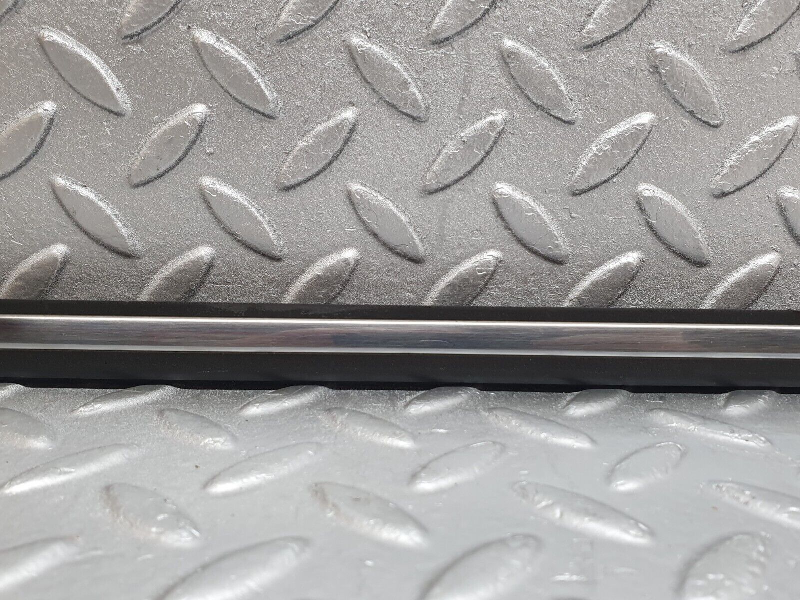 43989 Mercedes-Benz C123 230CE Coupe Right Door Centre Moulding Trim