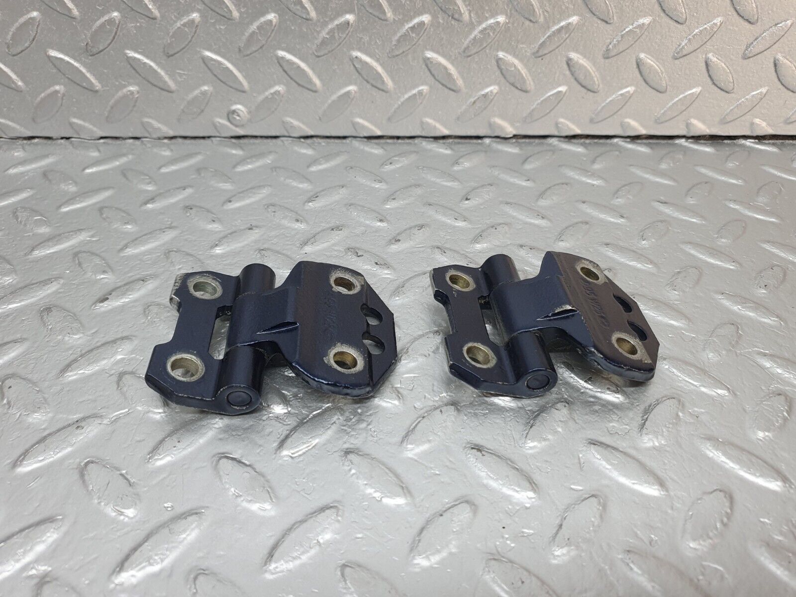 42317 Mercedes-Benz R129 320SL Coupe Door Hinge Right Side