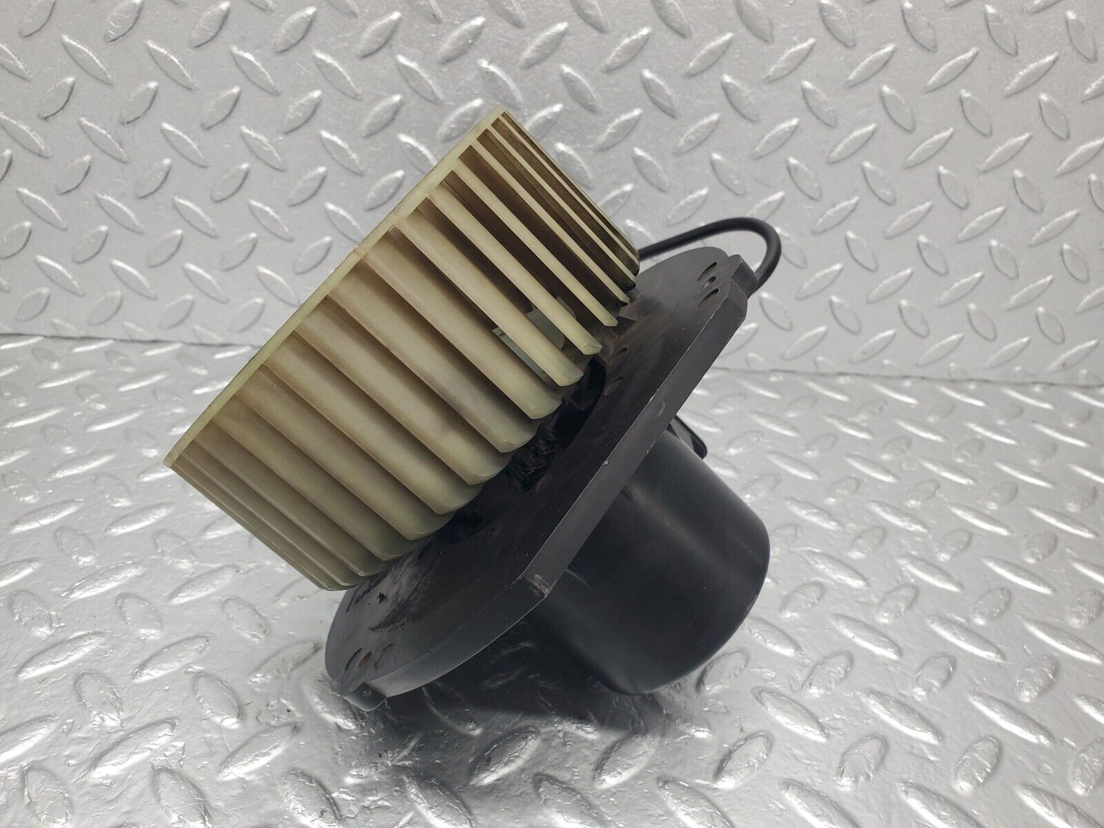 46076 Mercedes-Benz S123 200T Wagon Heater Blower Motor Siemens