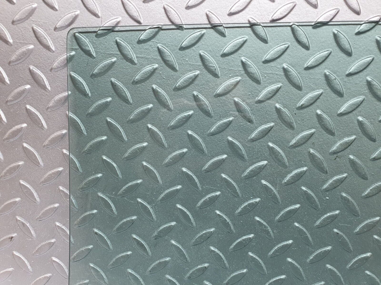 42816 Mercedes-Benz W201 190 2.0L Rear Right Door Window Glass