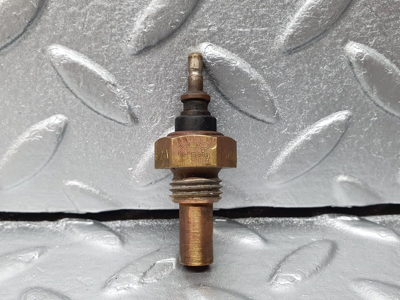 41366 Mercedes-Benz R107 350SL Coolant Temperature Sensor VDO 0055421017