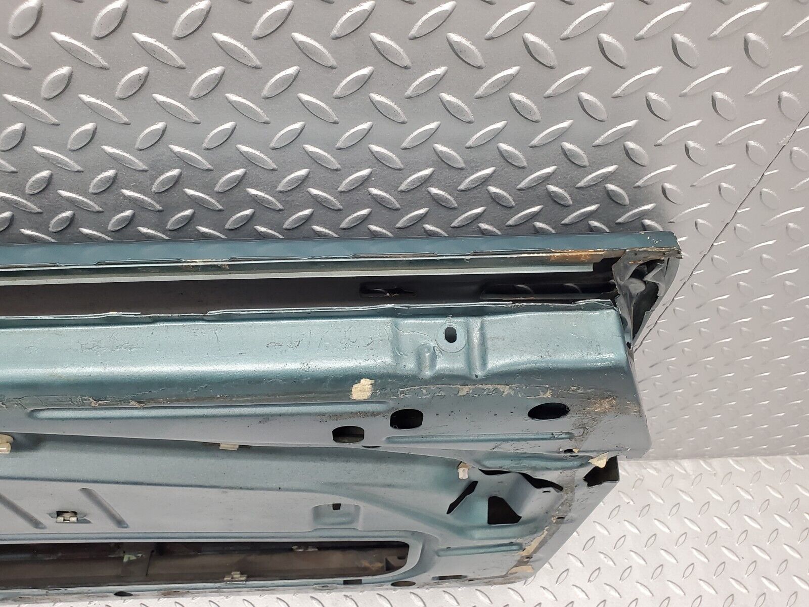 46557 Mercedes-Benz C123 280CE Coupe Left Door