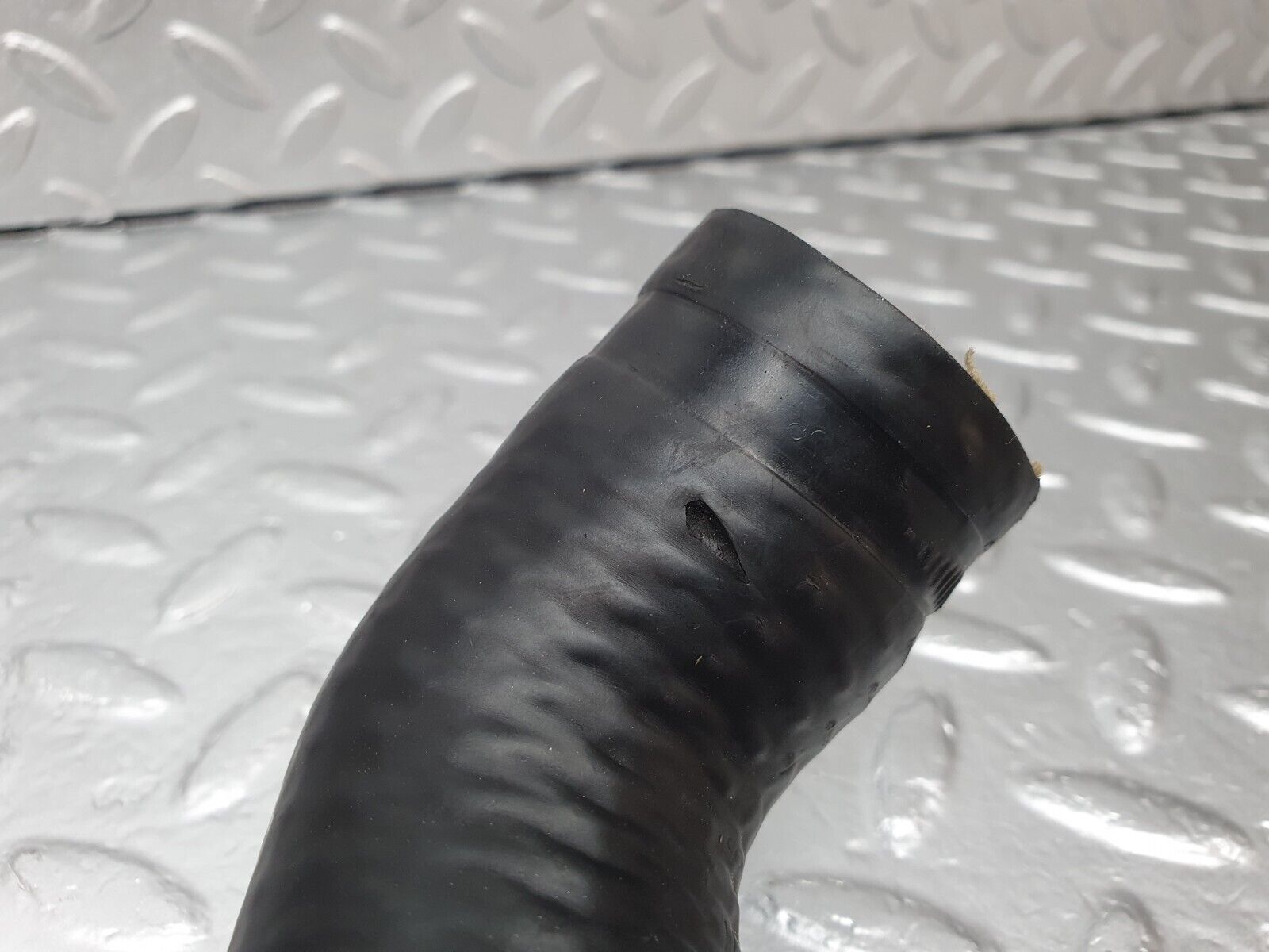 42549 Mercedes-Benz R129 320SL Coupe Radiator Lower Hose Pipe 1295012482