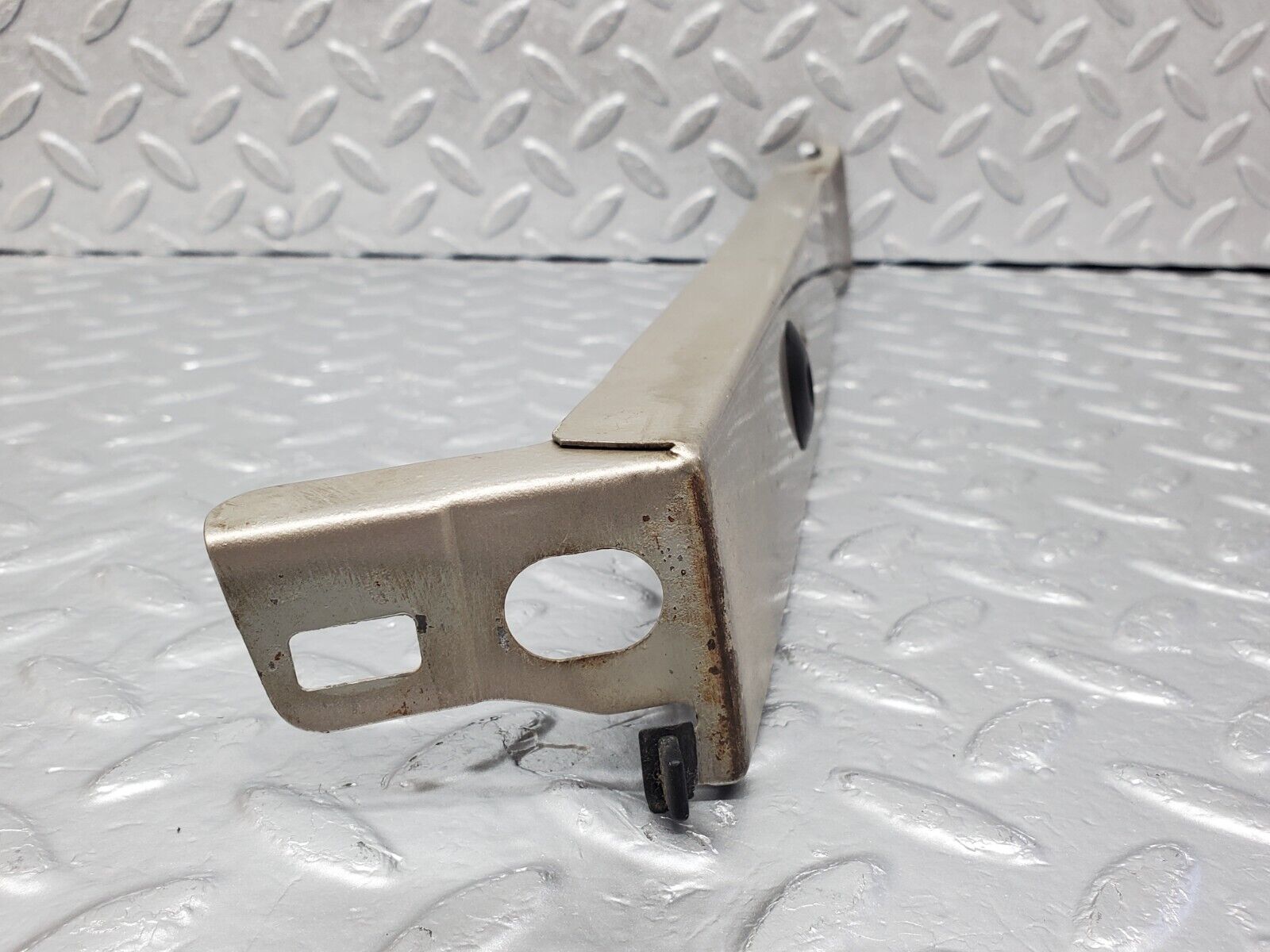 45662 Mercedes-Benz W126 420SE Under Headlight Trim Left Side