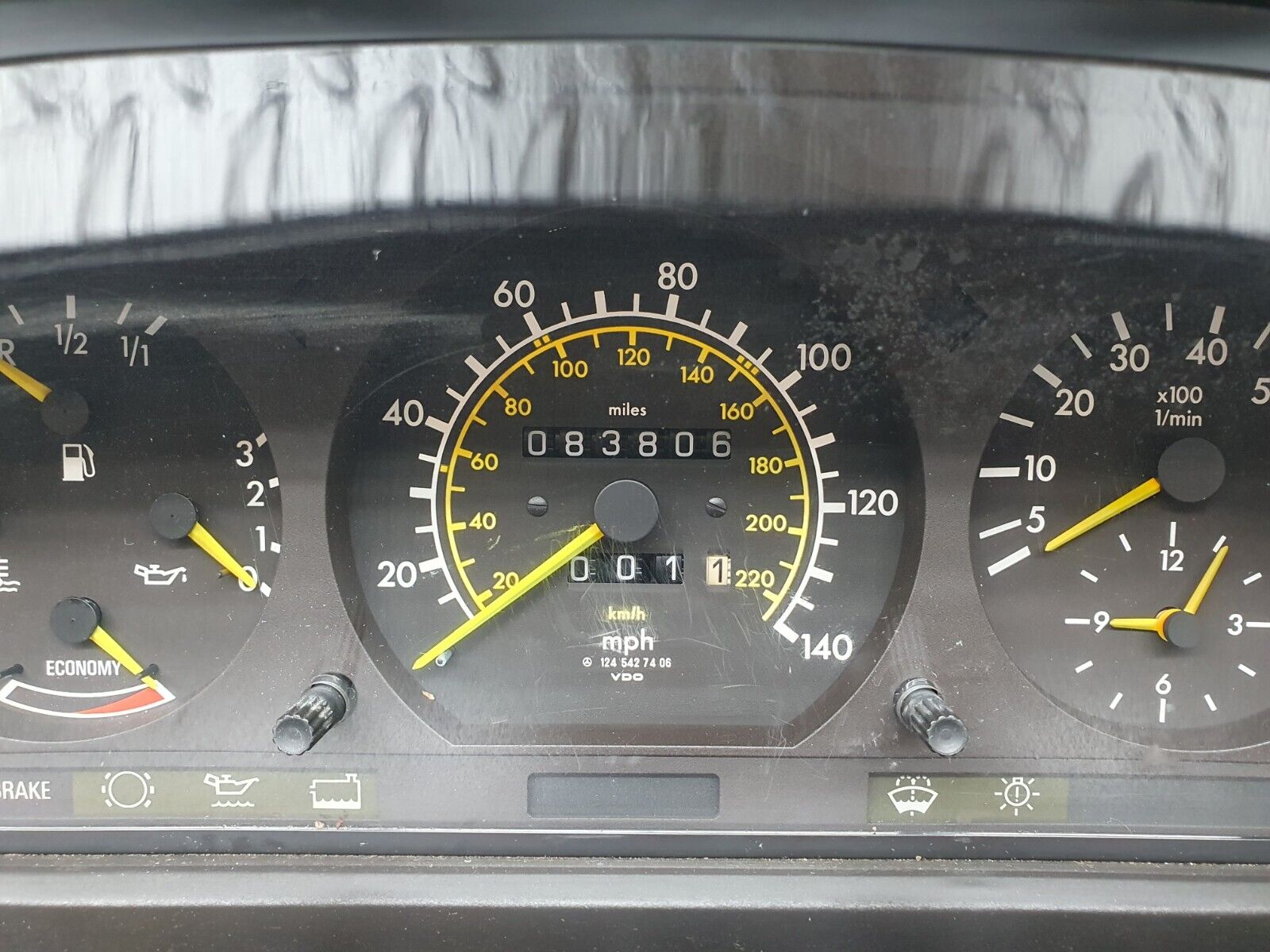 41389 Mercedes-Benz W124 200E Instrument Cluster 1245427406 1245409542