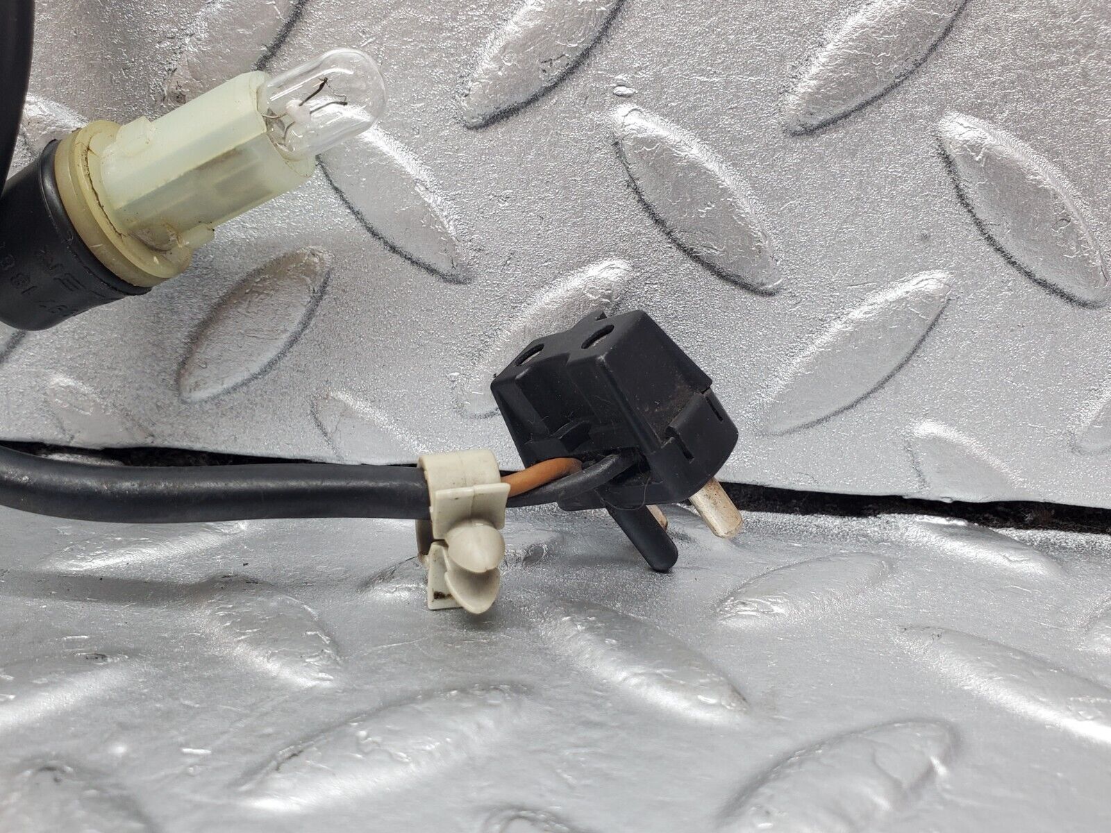 45792 Mercedes-Benz W126 420SE Wing Indicator Cable Wire 1249971881