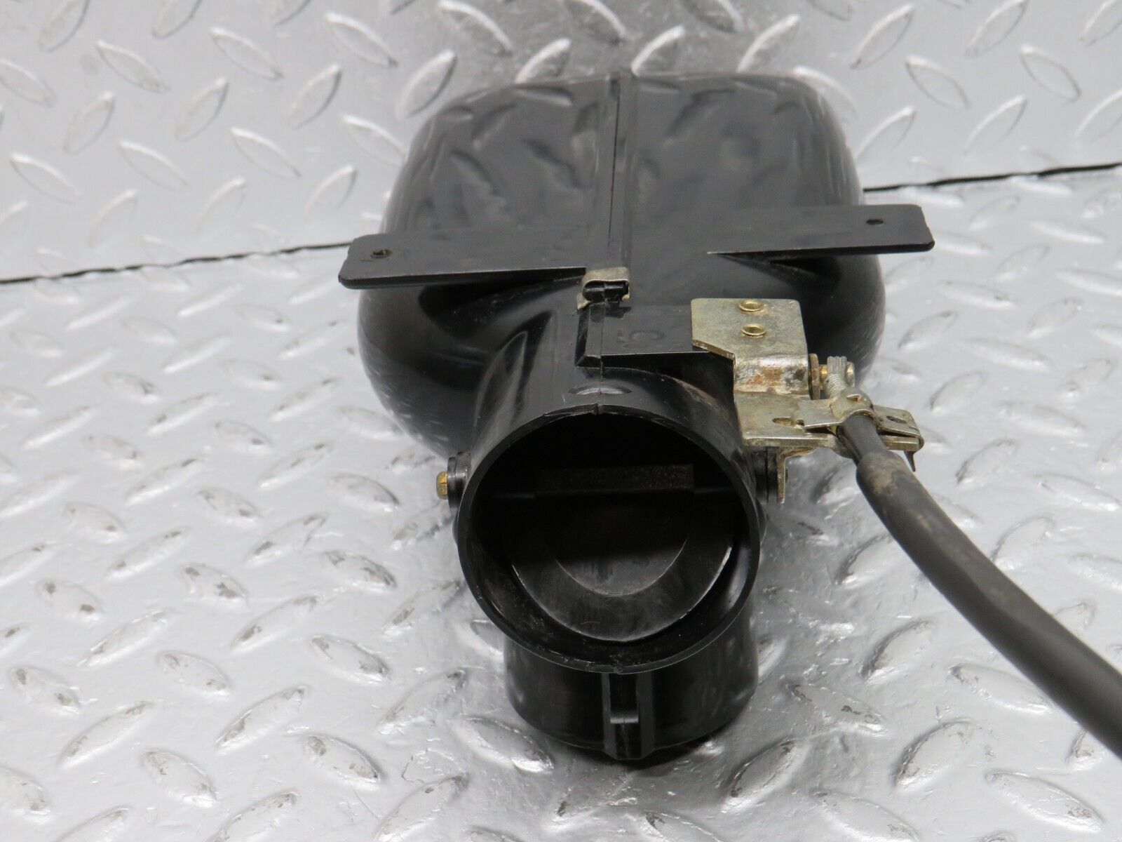 39902 Mercedes-Benz R107 350SL Heater Air Duct