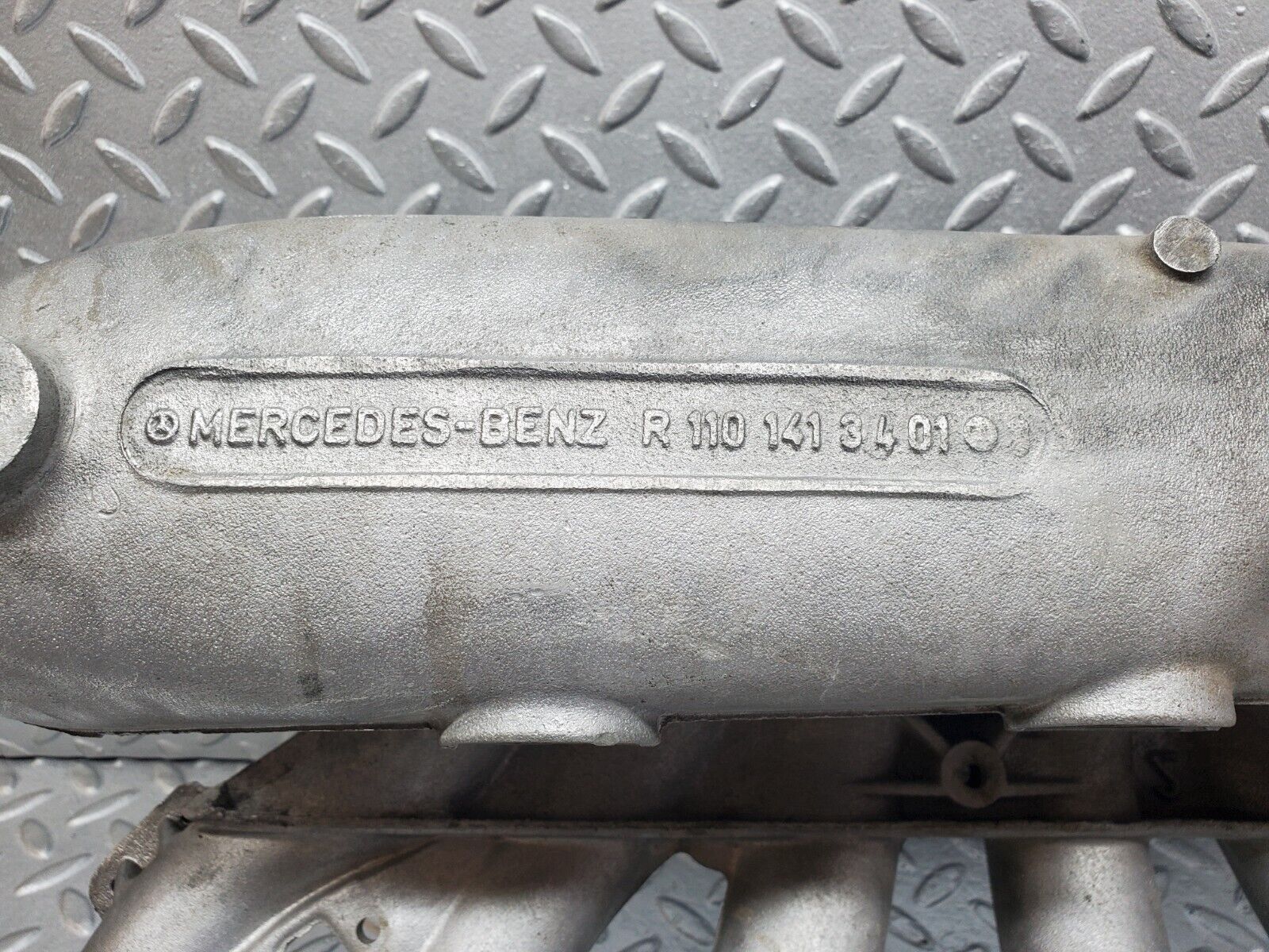 45391 Mercedes-Benz 280E M110.983 Air Intake Manifold 1101413401