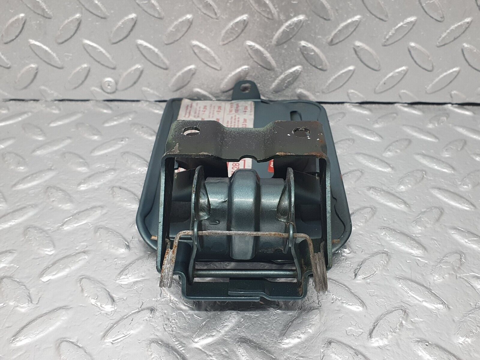 43939 Mercedes-Benz C123 230CE Coupe Fuel Tank Flap Cap 1235840039