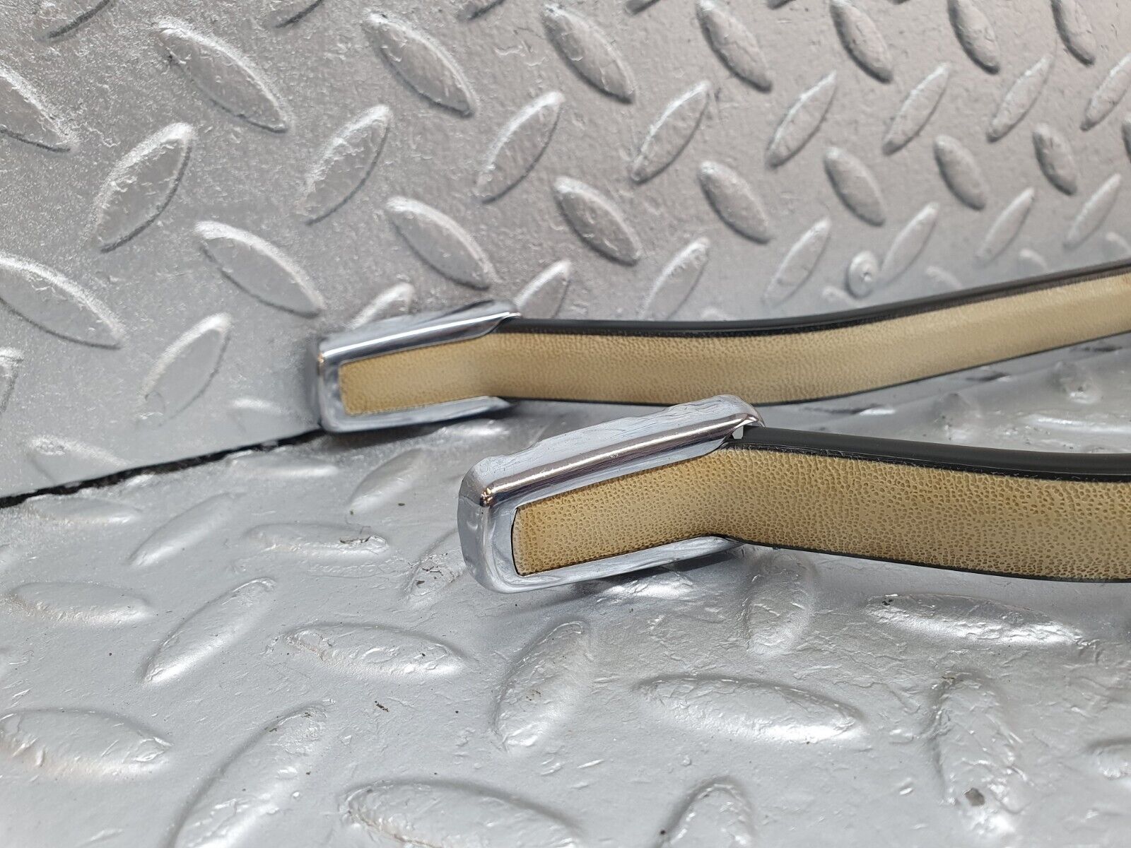 43192 Mercedes-Benz W108 280SE Interior Roof Grab Handle Set