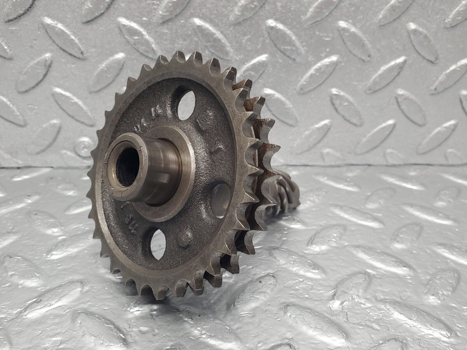 46275 Mercedes-Benz W126 420SE Camshaft Intermediate Timing Gear 1161570414