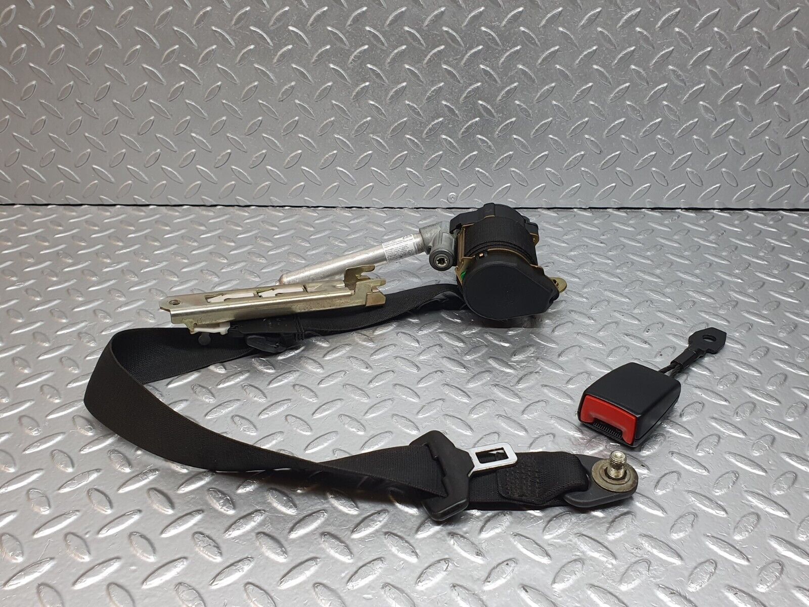 41986 Mercedes-Benz W202 C200 Front Right Seat Belt With Buckles 2018680222 1248600088 2088600369