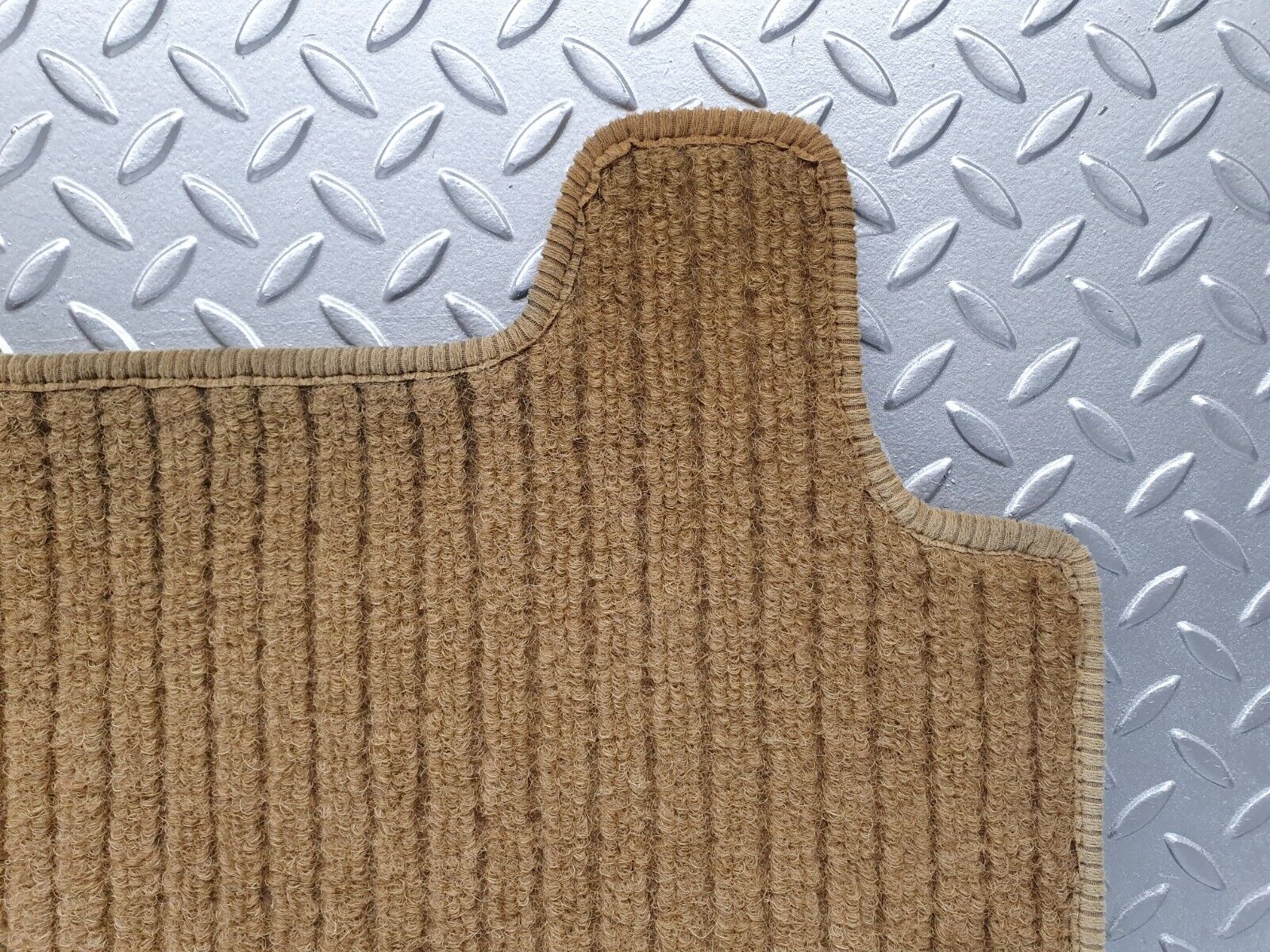 41635 Mercedes-Benz W124 200E Rear Right Floor Carpet Mat Palomino