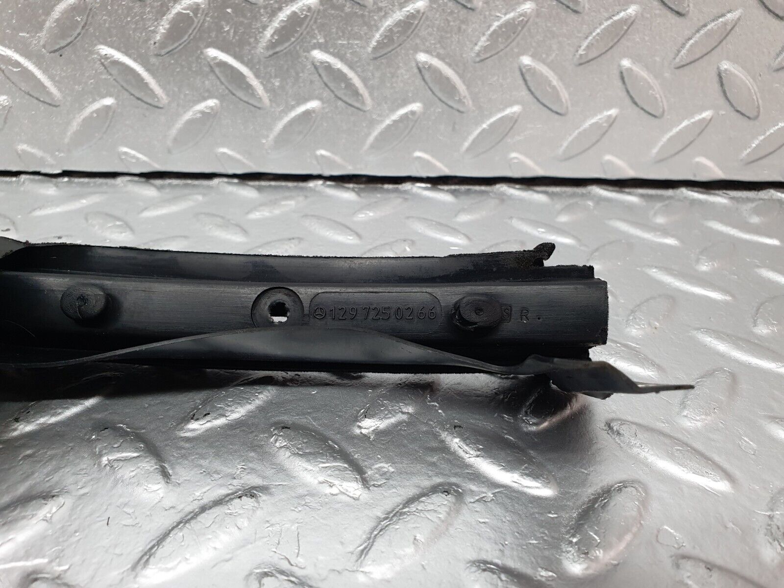 42392 Mercedes-Benz R129 320SL Coupe Right Door Wing Mirror Rubber 1297250266