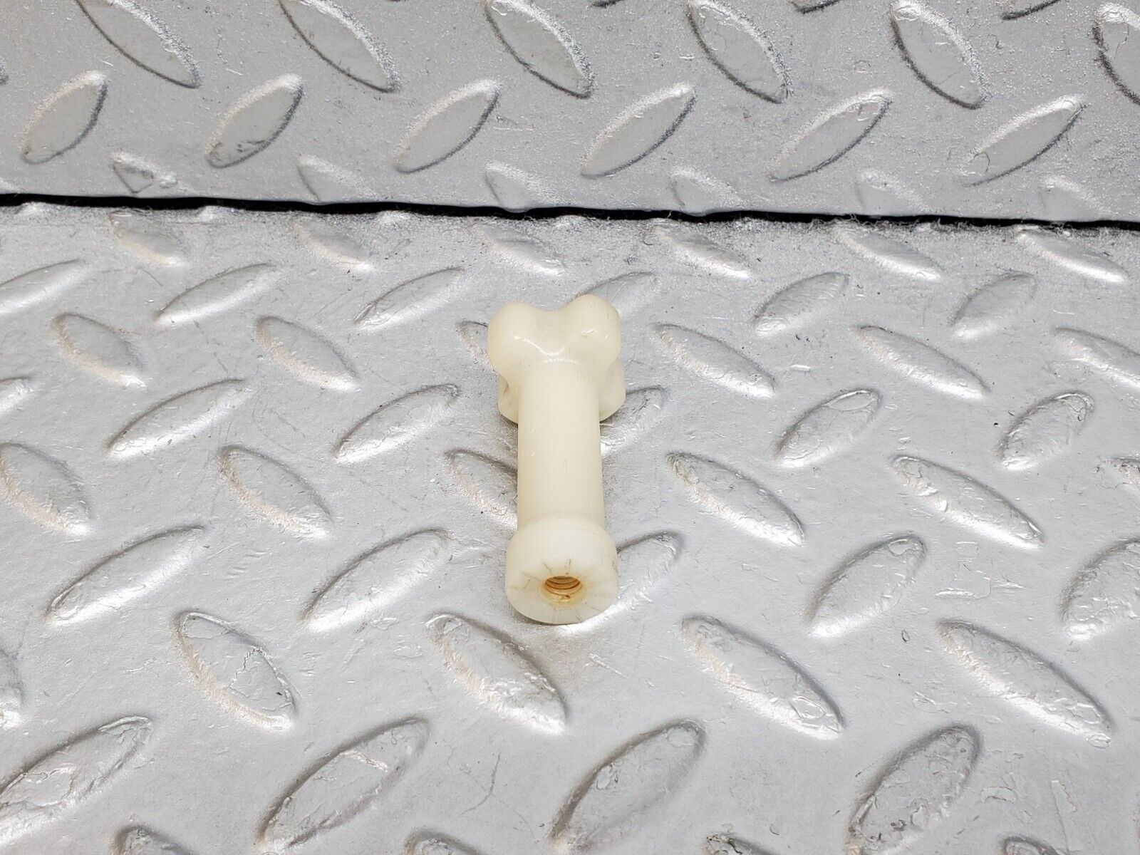 44800 Mercedes-Benz W124 220E Windscreen Washer Reservoir Holder 2018690028