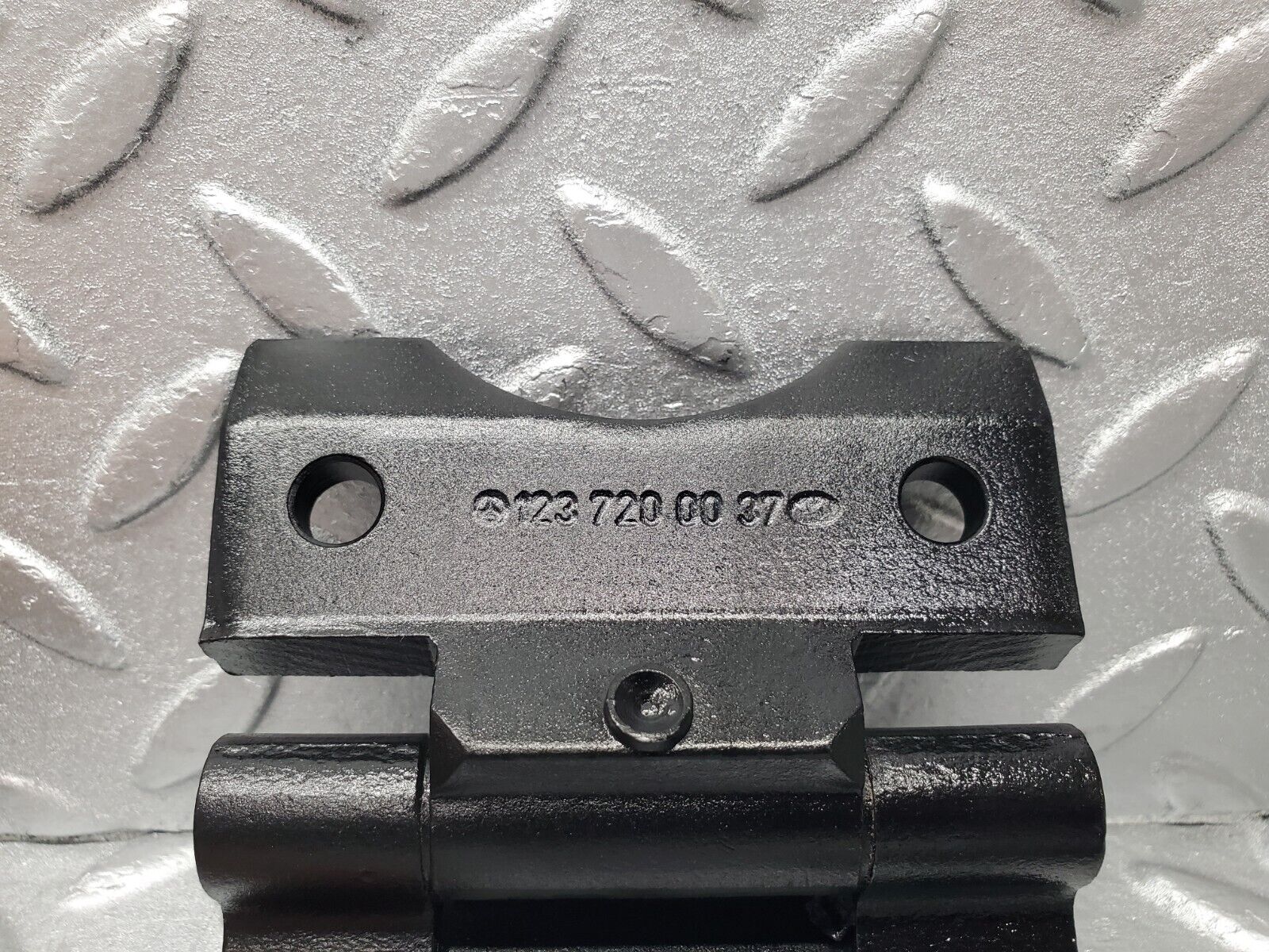 46449 Mercedes-Benz C123 280CE Coupe Door Hinge Pair Left Side 1237200037