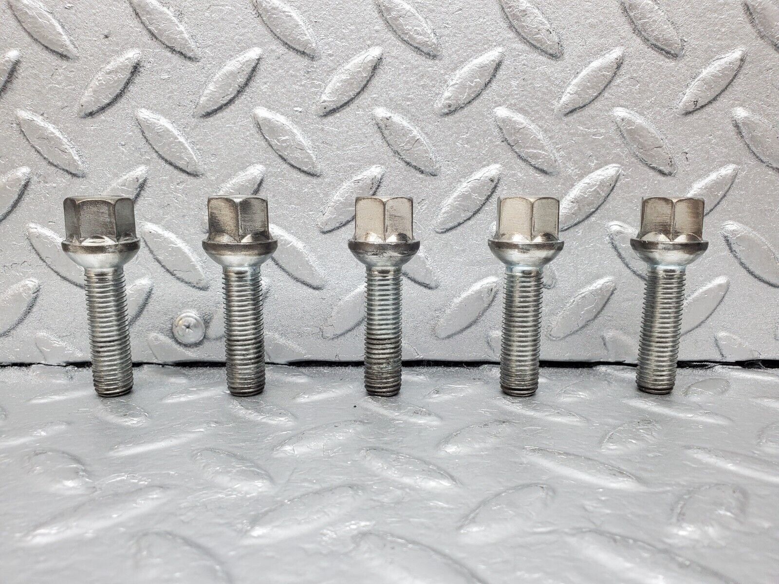 44865 Mercedes-Benz W124 220E Alloy Wheel Lug Bolt Set M12X1.5