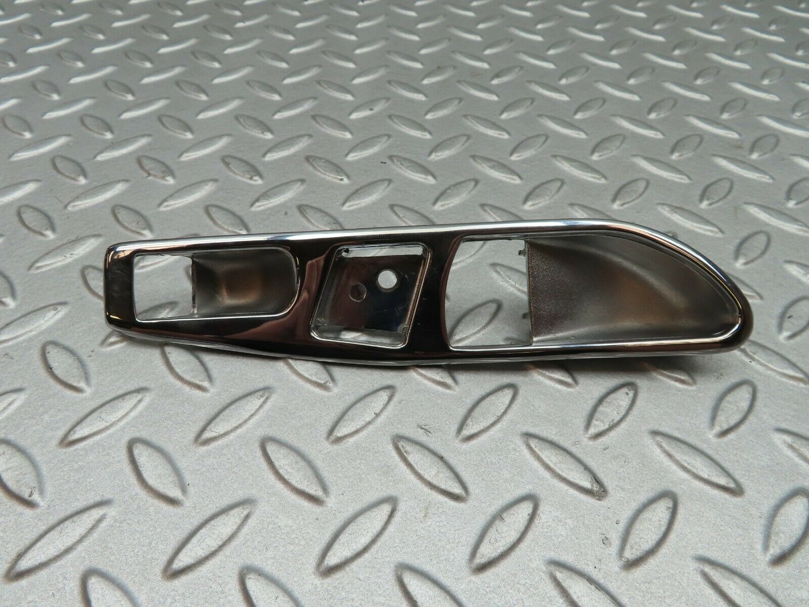 4922 Mercedes-Benz R107 350SL Interior Door Handle Chrome Surround Left