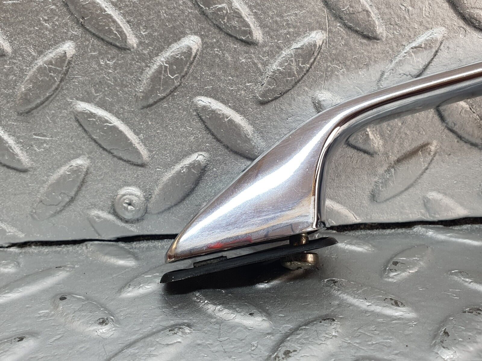 43159 Mercedes-Benz W108 280SE Front Right Door Exterior Handle No Key 1087661005 1087661205 1087661401