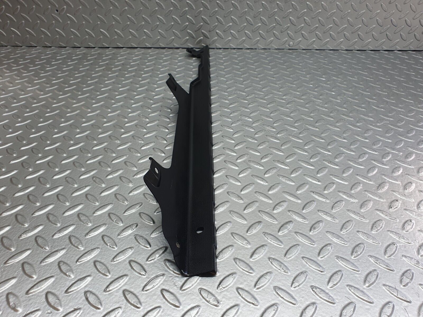 43718 Mercedes-Benz C126 380SEC Coupe Rear Window Channel Support Bracket Left Side