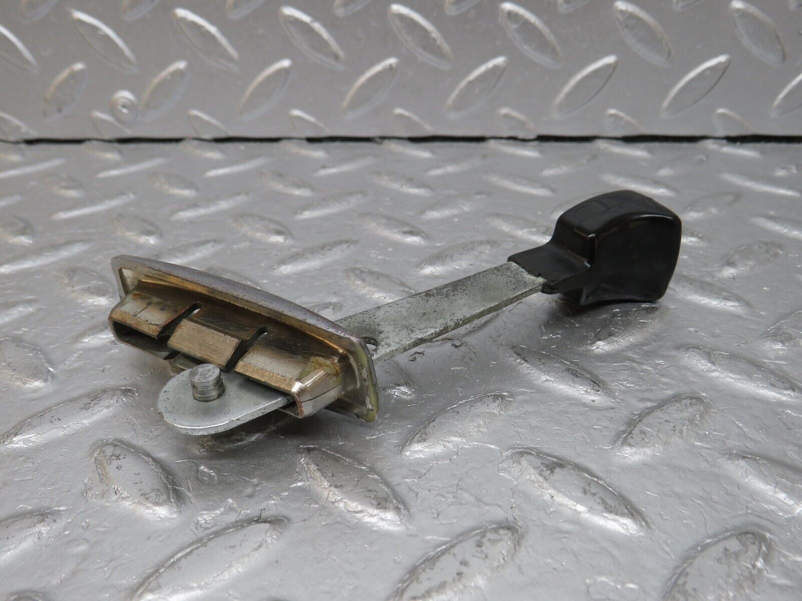 33180 Mercedes-Benz R107 Right Seat Folding Lever