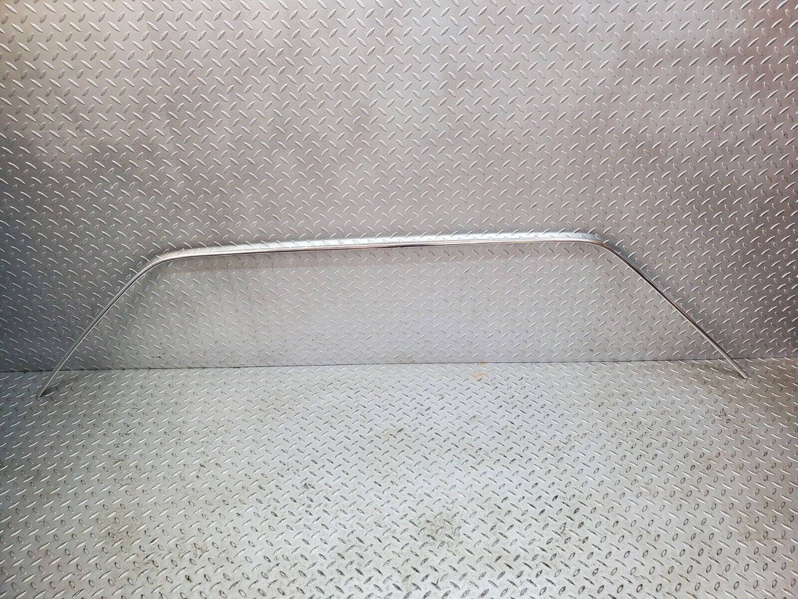 45995 Mercedes-Benz W126 420SE Roof Chrome Trim Right Side