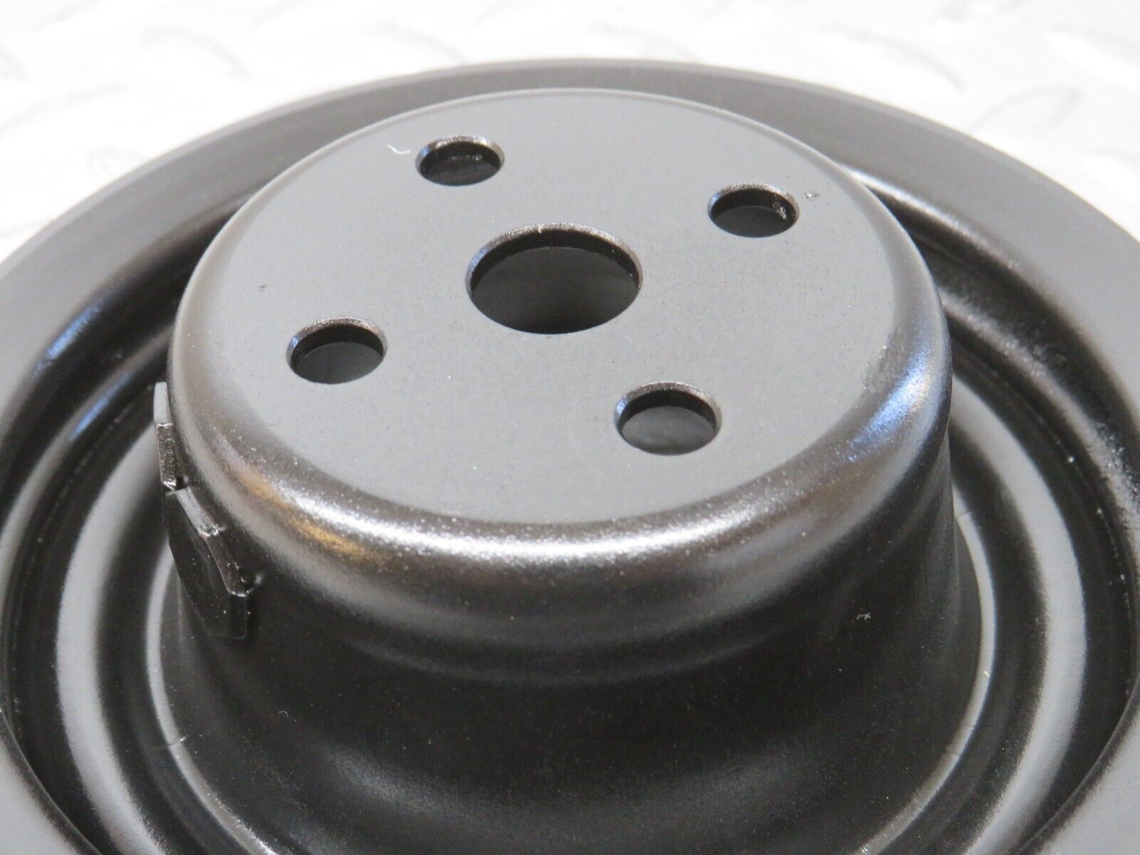 32863 Mercedes-Benz C107 R107 350 V8 Water Pump Pulley