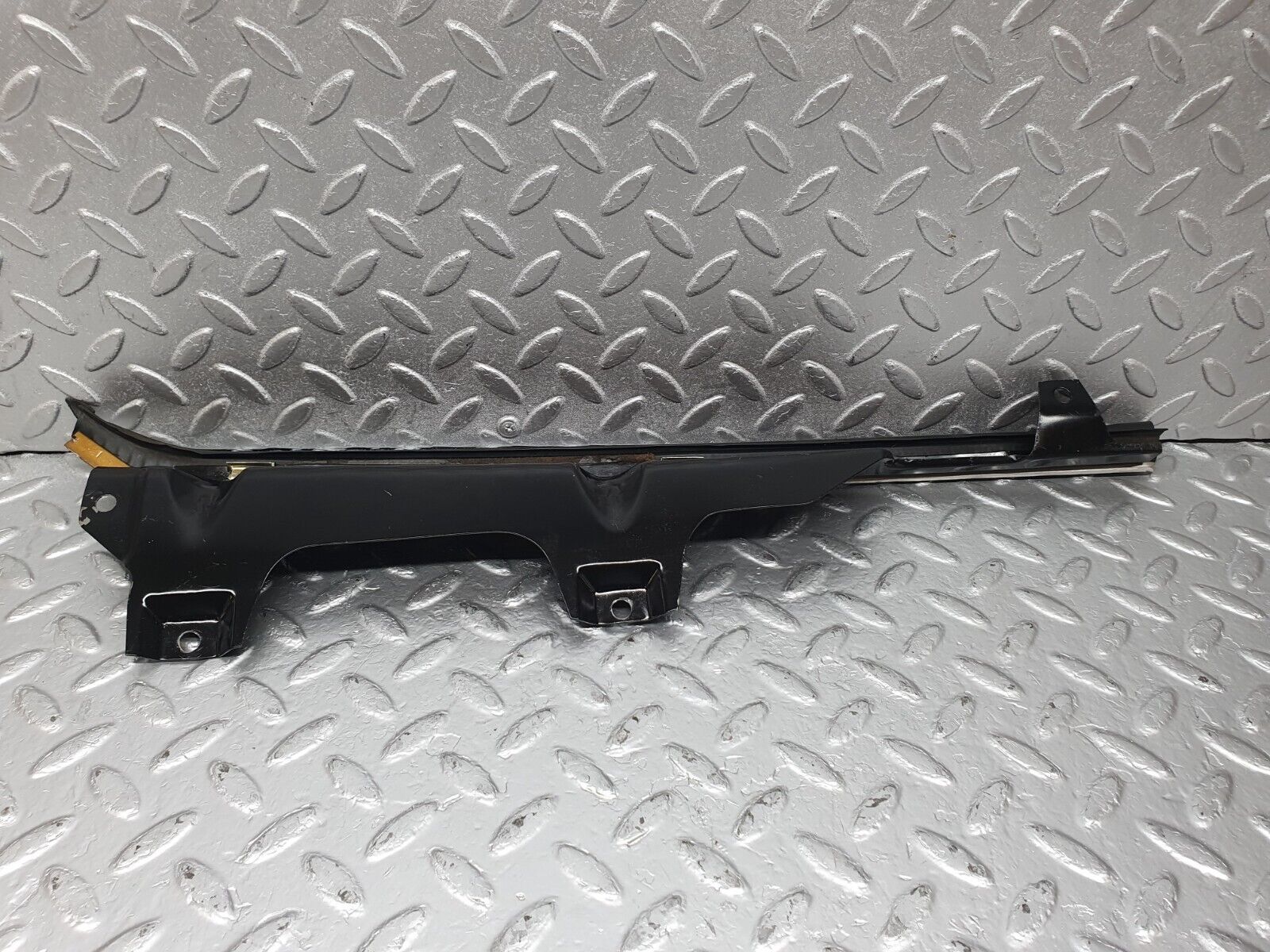 43904 Mercedes-Benz C123 230CE Coupe Rear Left Window Channel Support Bracket