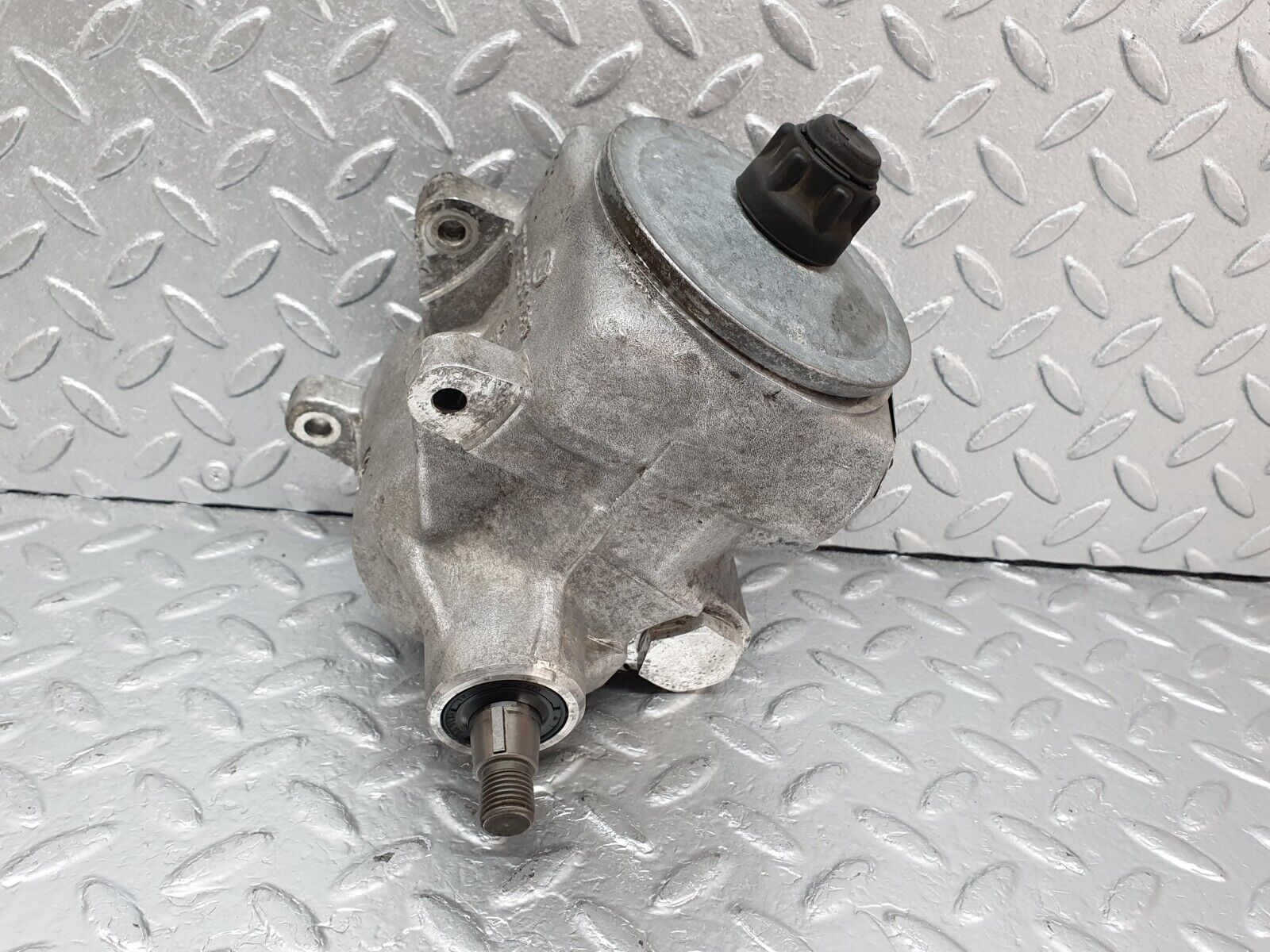 44133 Mercedes-Benz C123 230CE Coupe Power Steering Pump 1264601380 7672900448