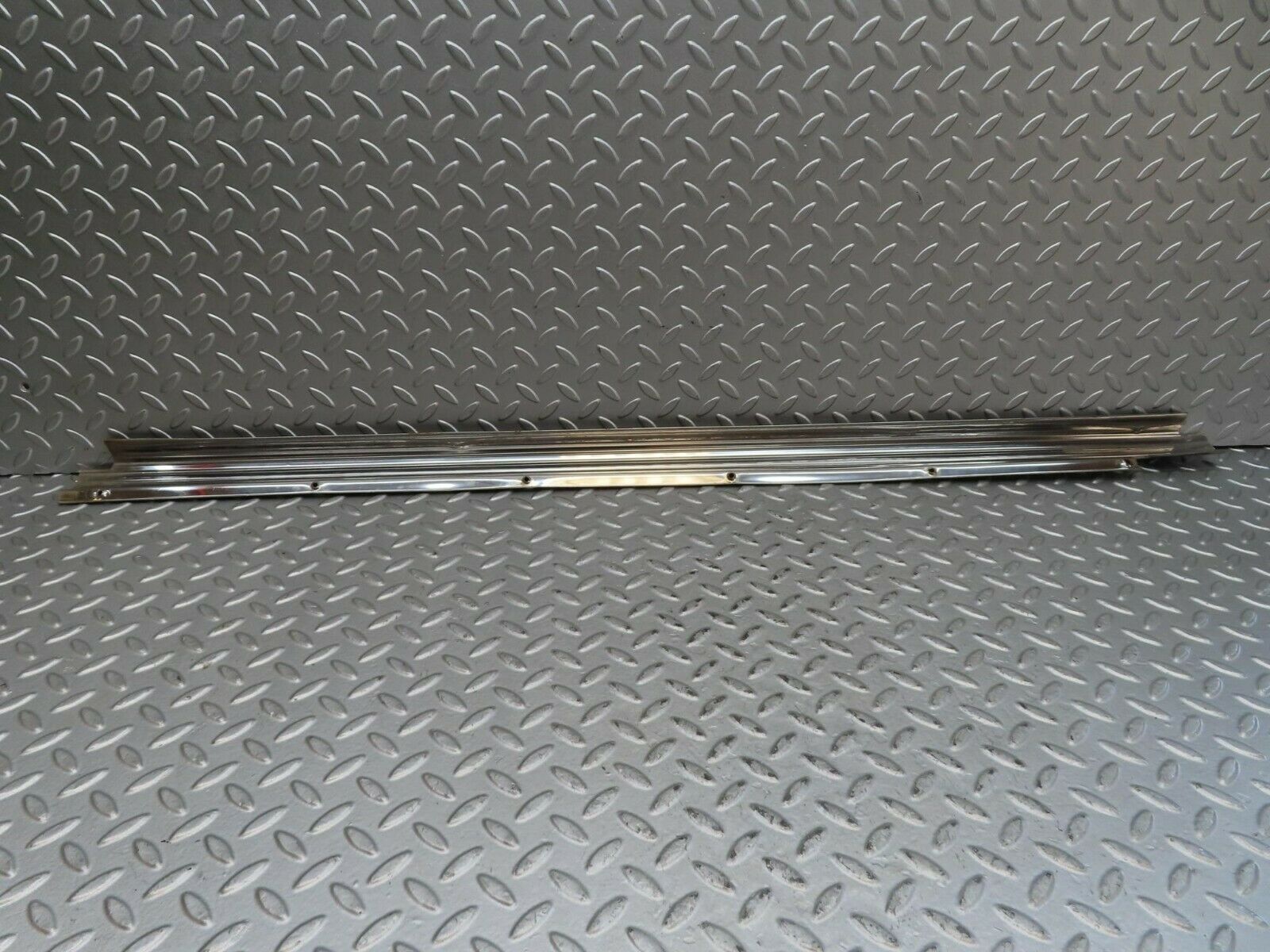 15568 Mercedes-Benz R107 450SL Left Door Sill Chrome