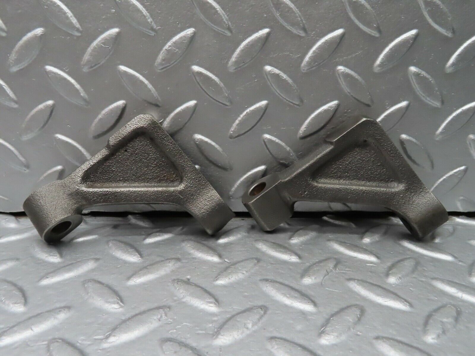 20627 Mercedes-Benz R107 450SL Engine Mount Bracket Pair 1160110995