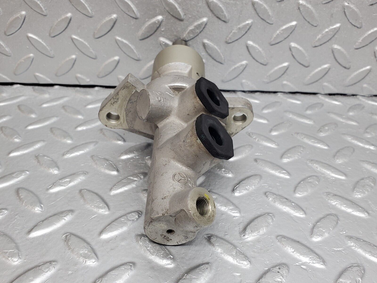 45264 Mercedes-Benz R129 300SL Coupe Brake Master Cylinder Girling