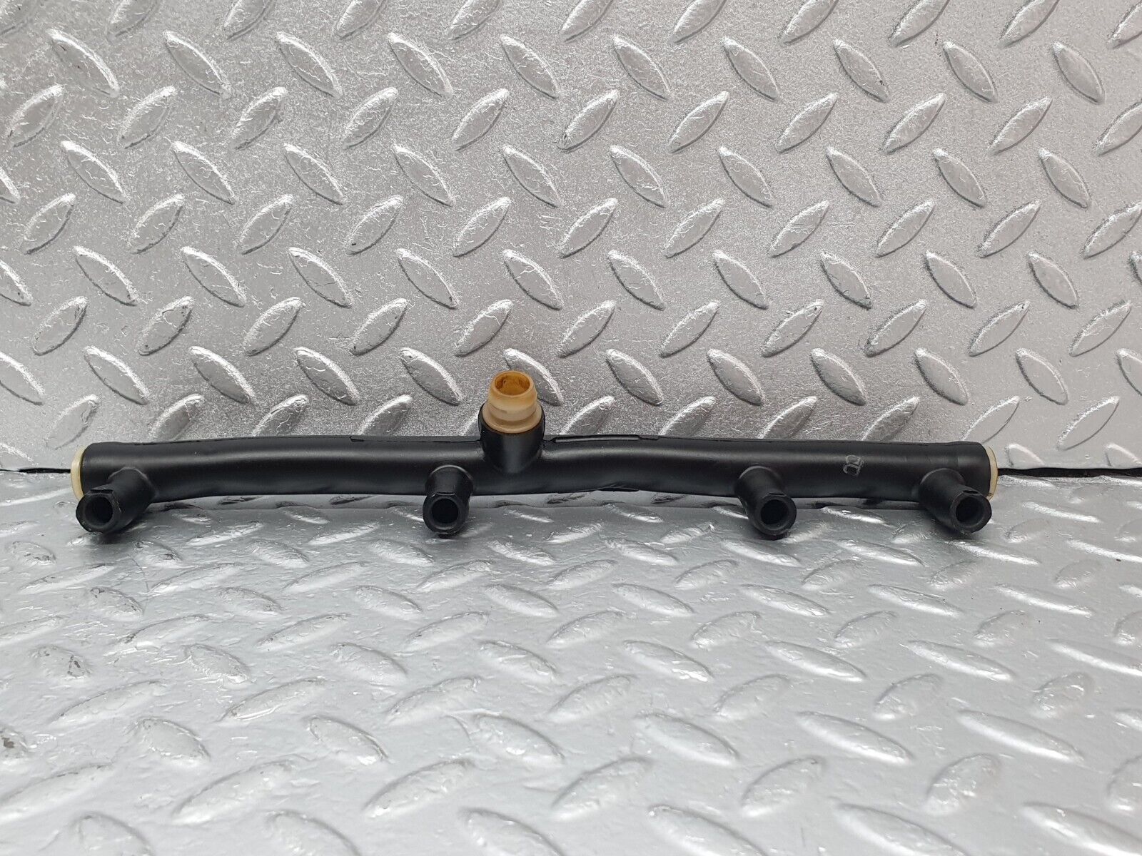 43664 Mercedes-Benz C126 380SEC Coupe Air Intake Breather Hose Pipe 1160940982