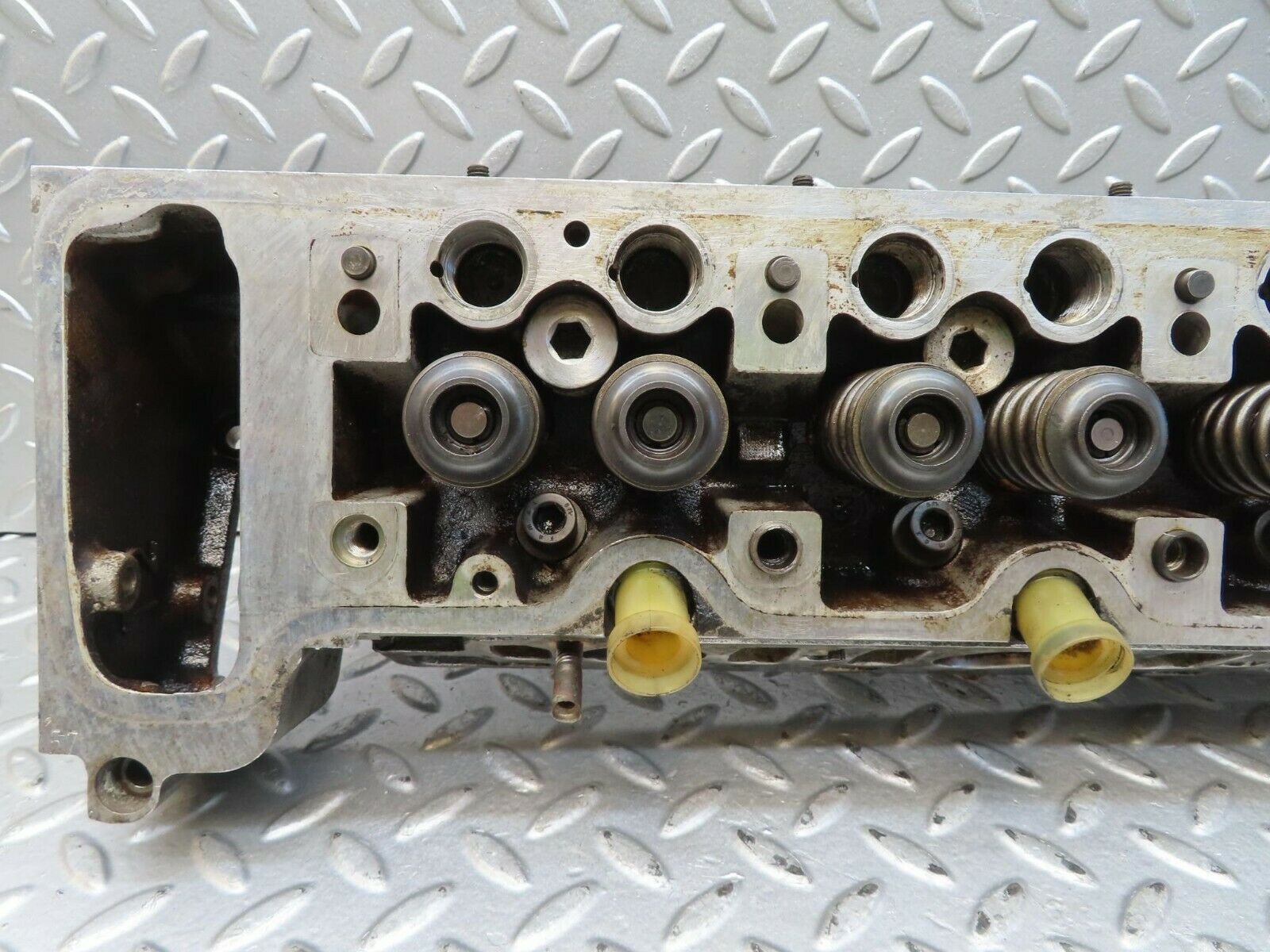 15795 Mercedes-Benz R107 450SL Cylinder Head Right 1160162701