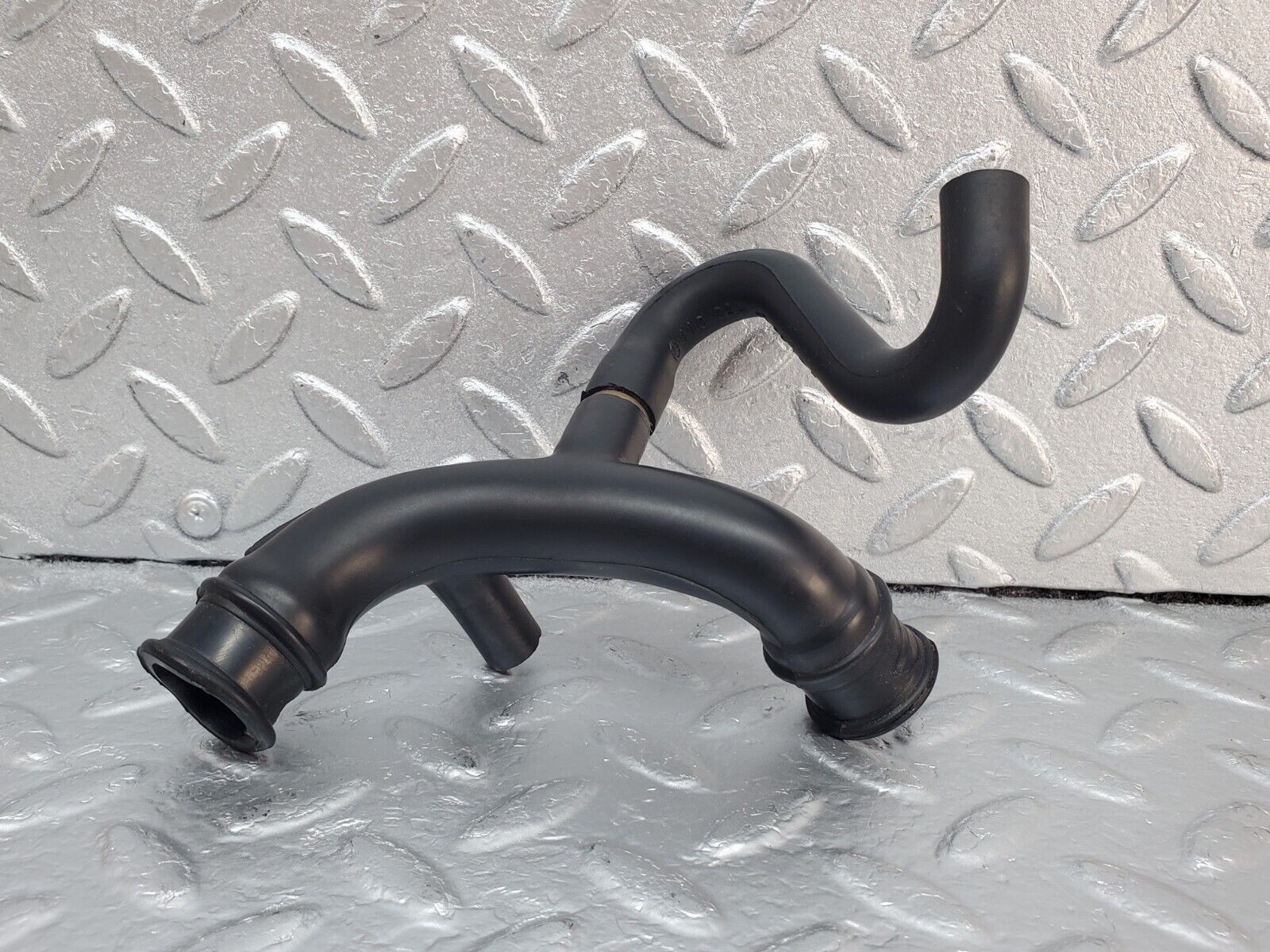 45379 Mercedes-Benz 280E M110.983 Air Intake Pipe 1100944182 1100944882