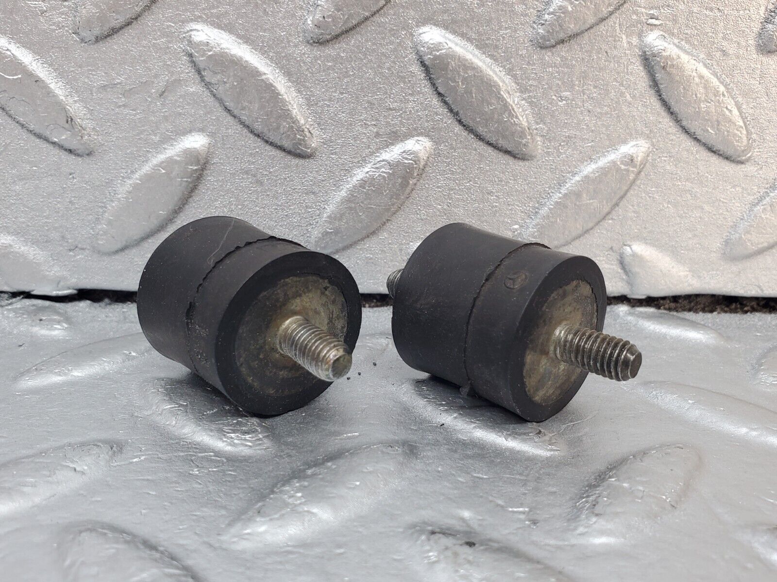 45356 Mercedes-Benz 280E M110.983 Air Filter Box Housing Holder 2X