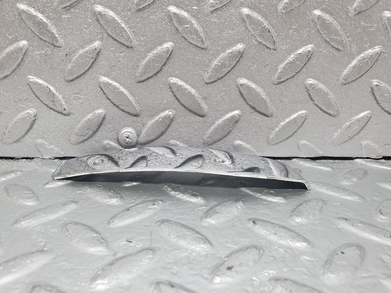 43967 Mercedes-Benz C123 230CE Coupe Left Door Chrome Front Cover